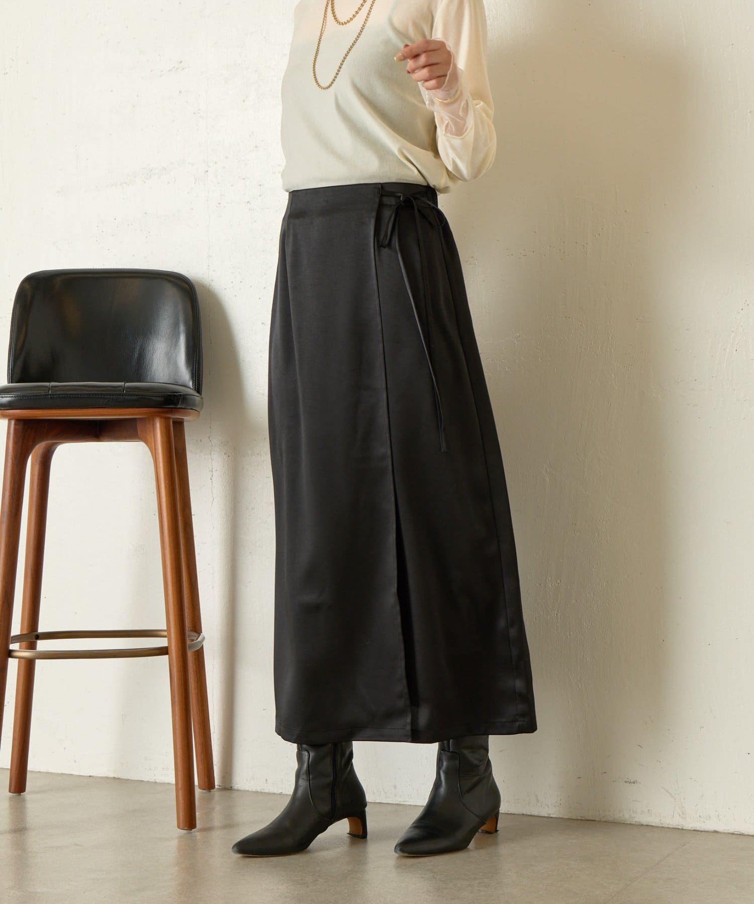 Jena　espace merveilleux(ジェナ　エスパスメルヴェイユ) ラップ風サテンスカート