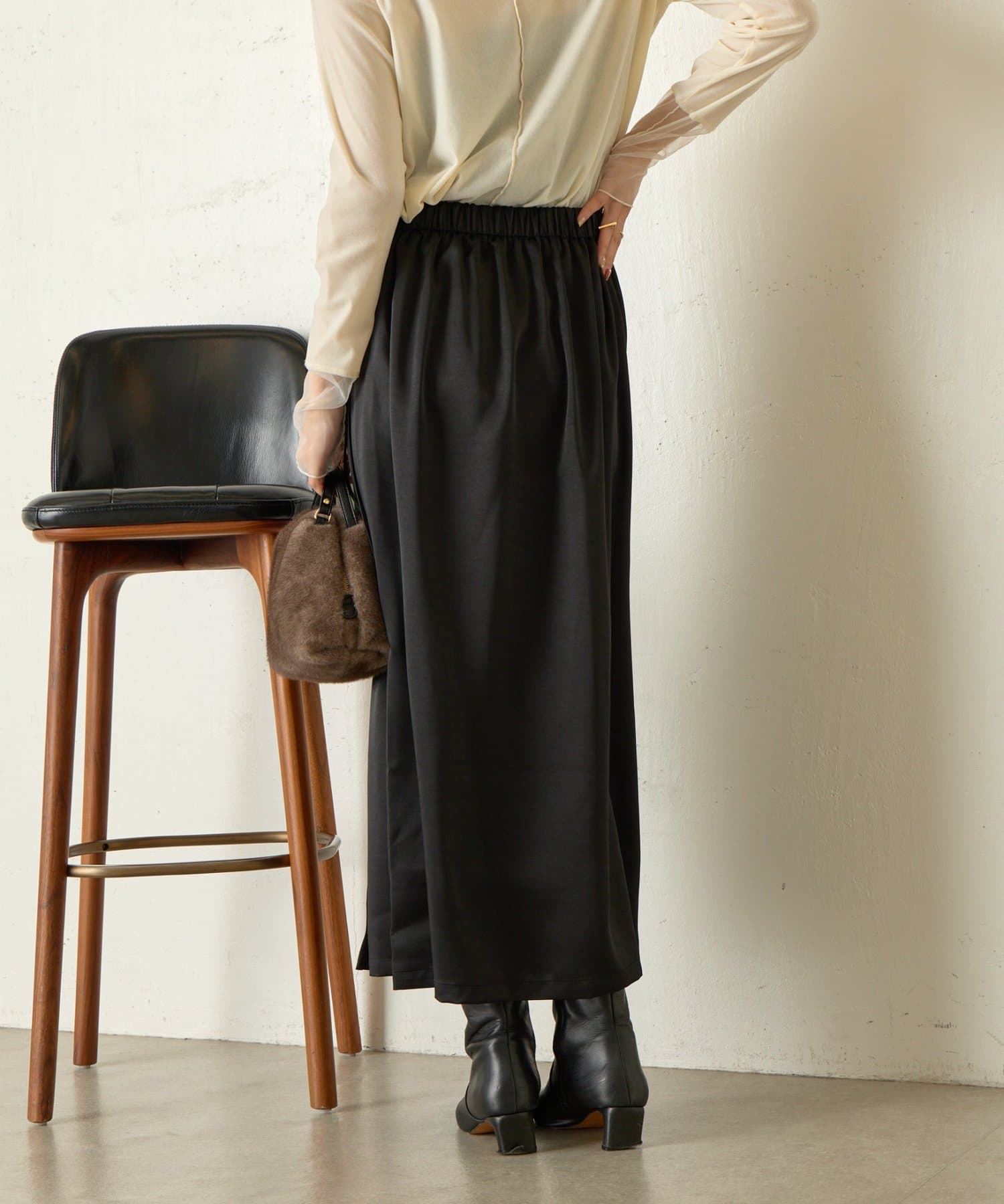 Jena　espace merveilleux(ジェナ　エスパスメルヴェイユ) ラップ風サテンスカート