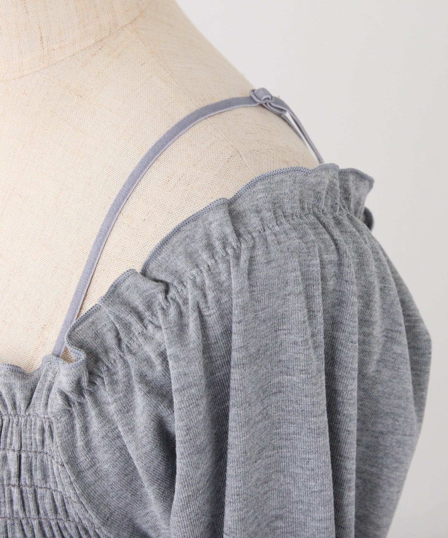 one after another NICE CLAUP(ワンアフターアナザー ナイスクラップ) 肩リボンシャーリングインナー