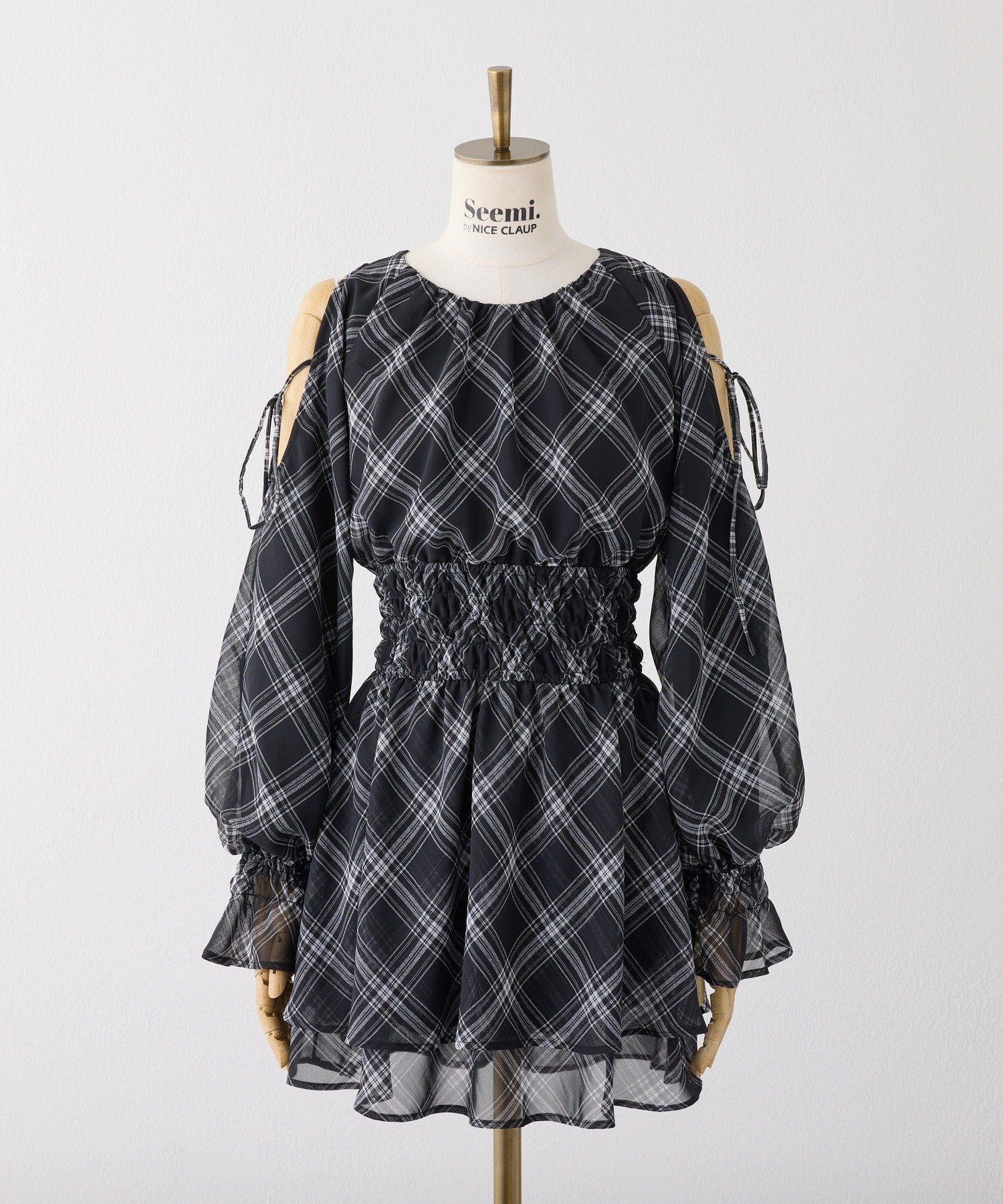 one after another NICE CLAUP(ワンアフターアナザー ナイスクラップ) 肩あきシャーリングチュニック