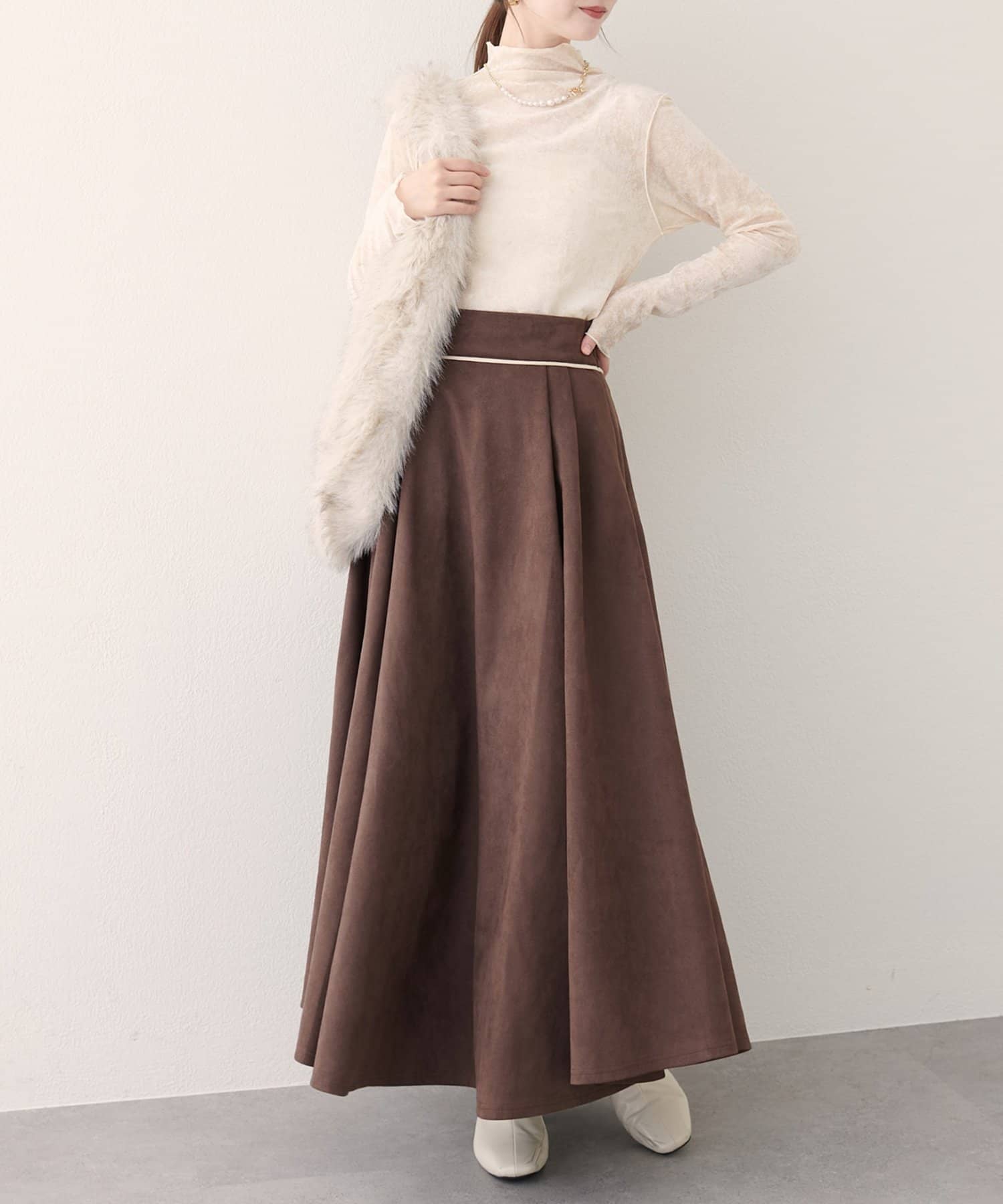 natural couture(ナチュラルクチュール) 【WEB限定】ポンチスエードパイピングサーキュラースカート