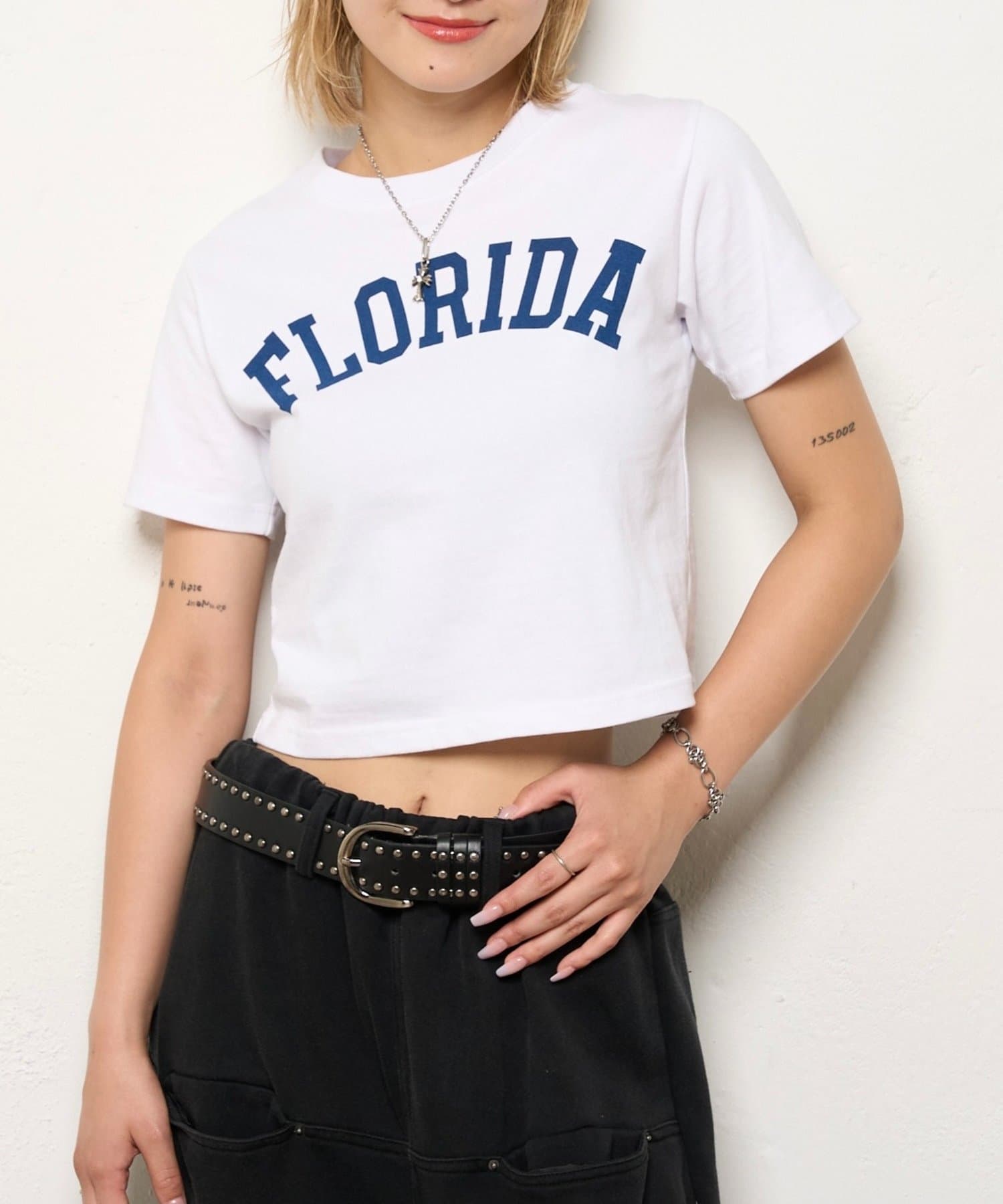 OUTLET(アウトレット) 【WHO'S WHO gallery】【TIGHTY】ロゴTEE