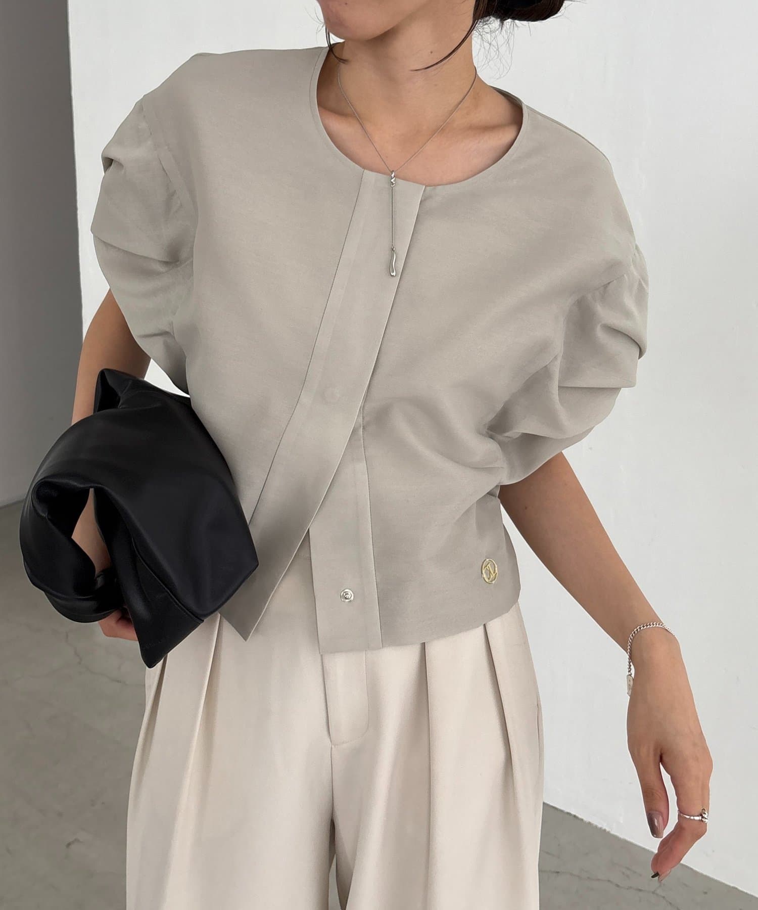 CAPRICIEUX LE'MAGE】クルーラーパフブラウス | OUTLET(アウトレット