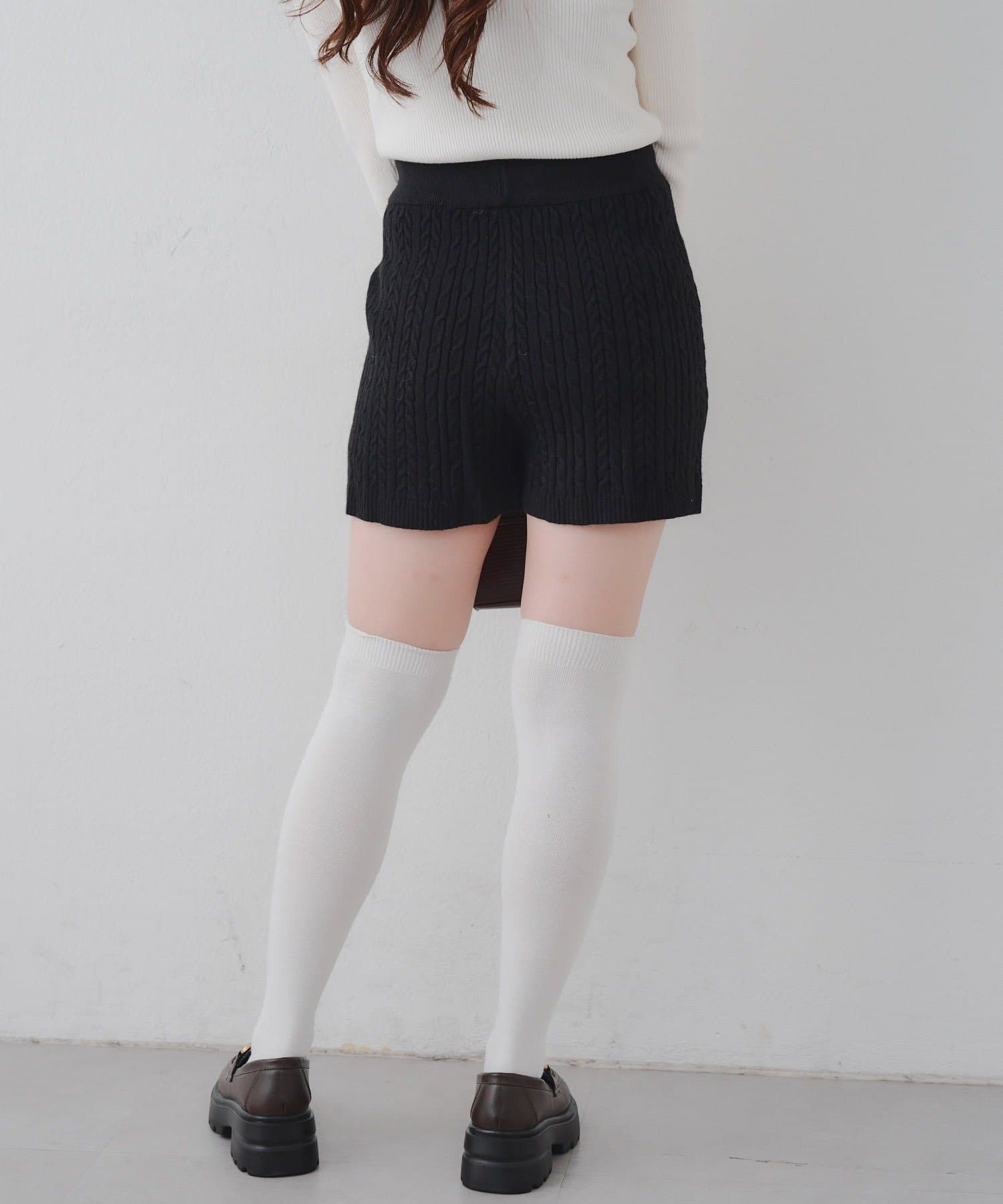 NICE CLAUP / OLIVE des OLIVE OUTLET(ナイスクラップ  / オリーブ デ オリーブ アウトレット) ケーブル編みニットショートパンツ