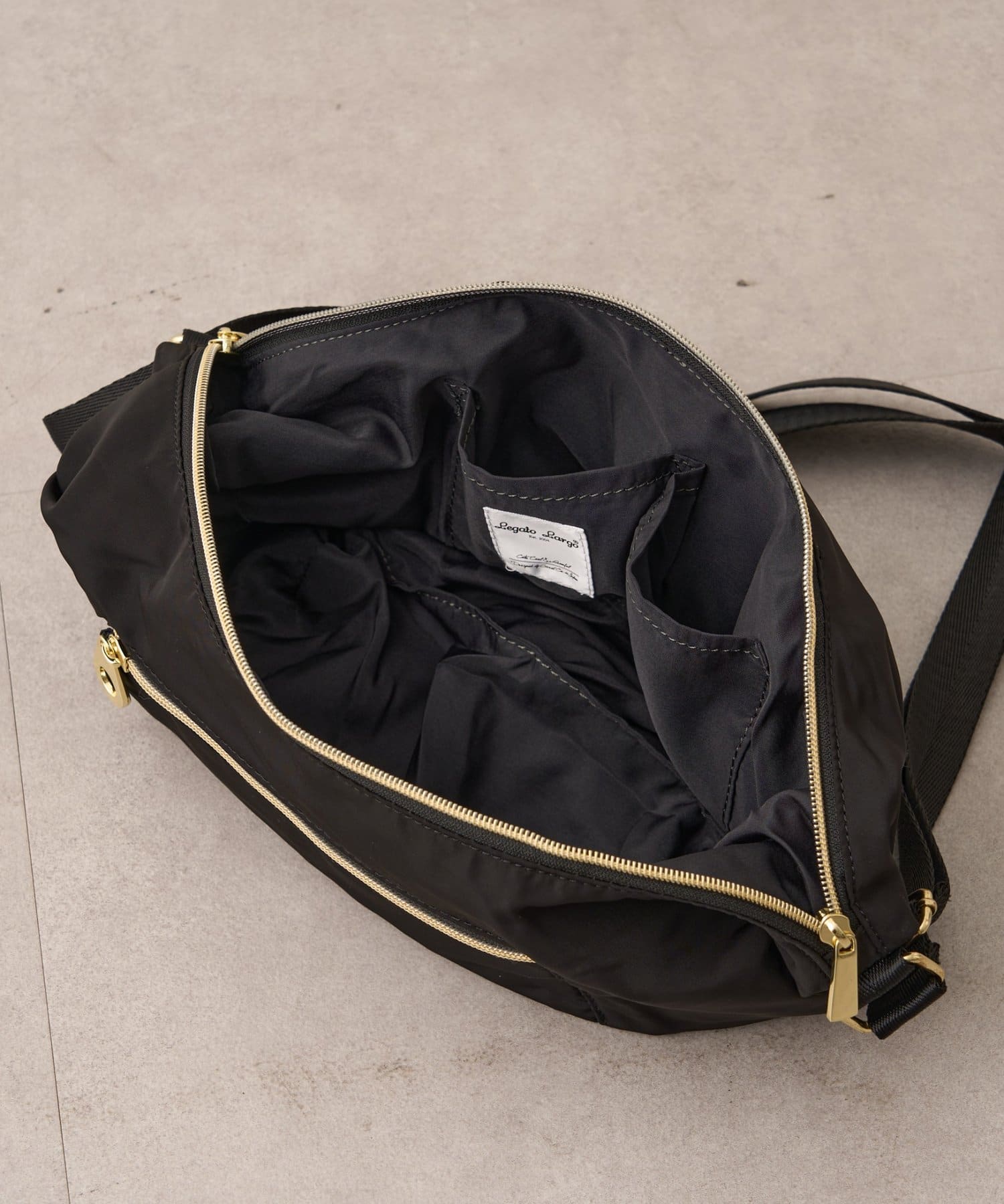 Remind me and forever(リマインドミーアンドフォーエバー) 三日月ショルダーバッグ