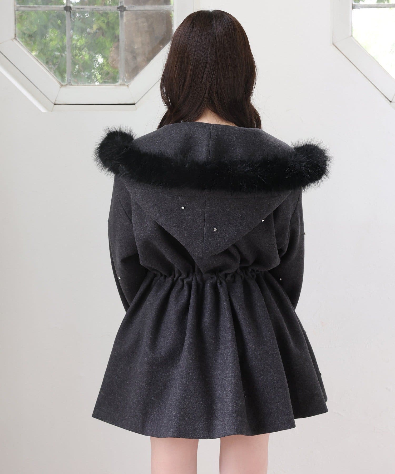 one after another NICE CLAUP(ワンアフターアナザー ナイスクラップ) 【人気カラー再予約】フードフェイクファービジューミドルコート