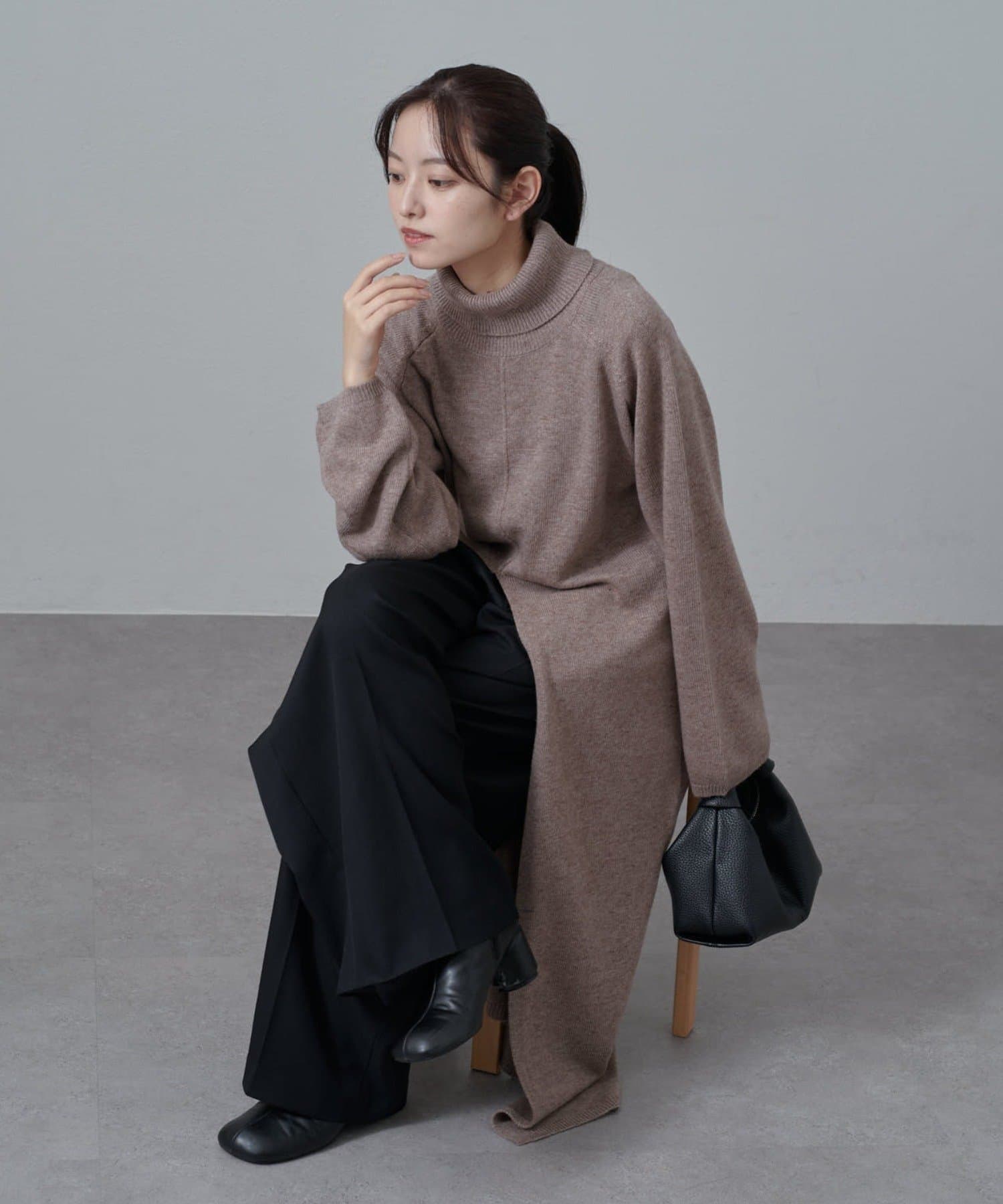 Lui's(ルイス) タートルネック前スリットロングワンピース