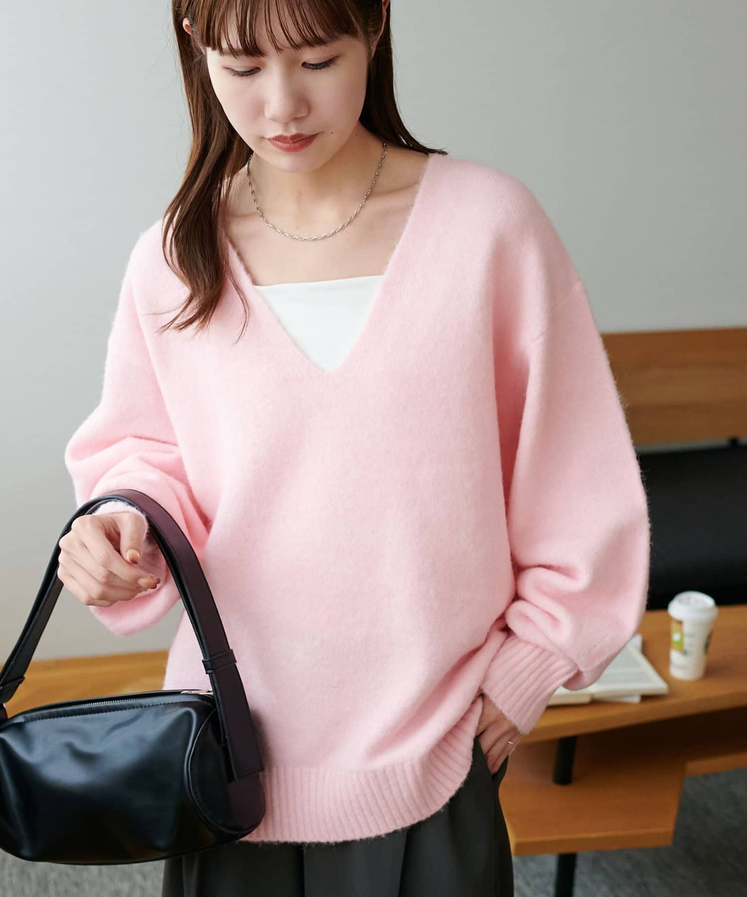 DISCOAT(ディスコート) 【ユニセックス】深Vシャギーニット《WEB限定カラーあり》