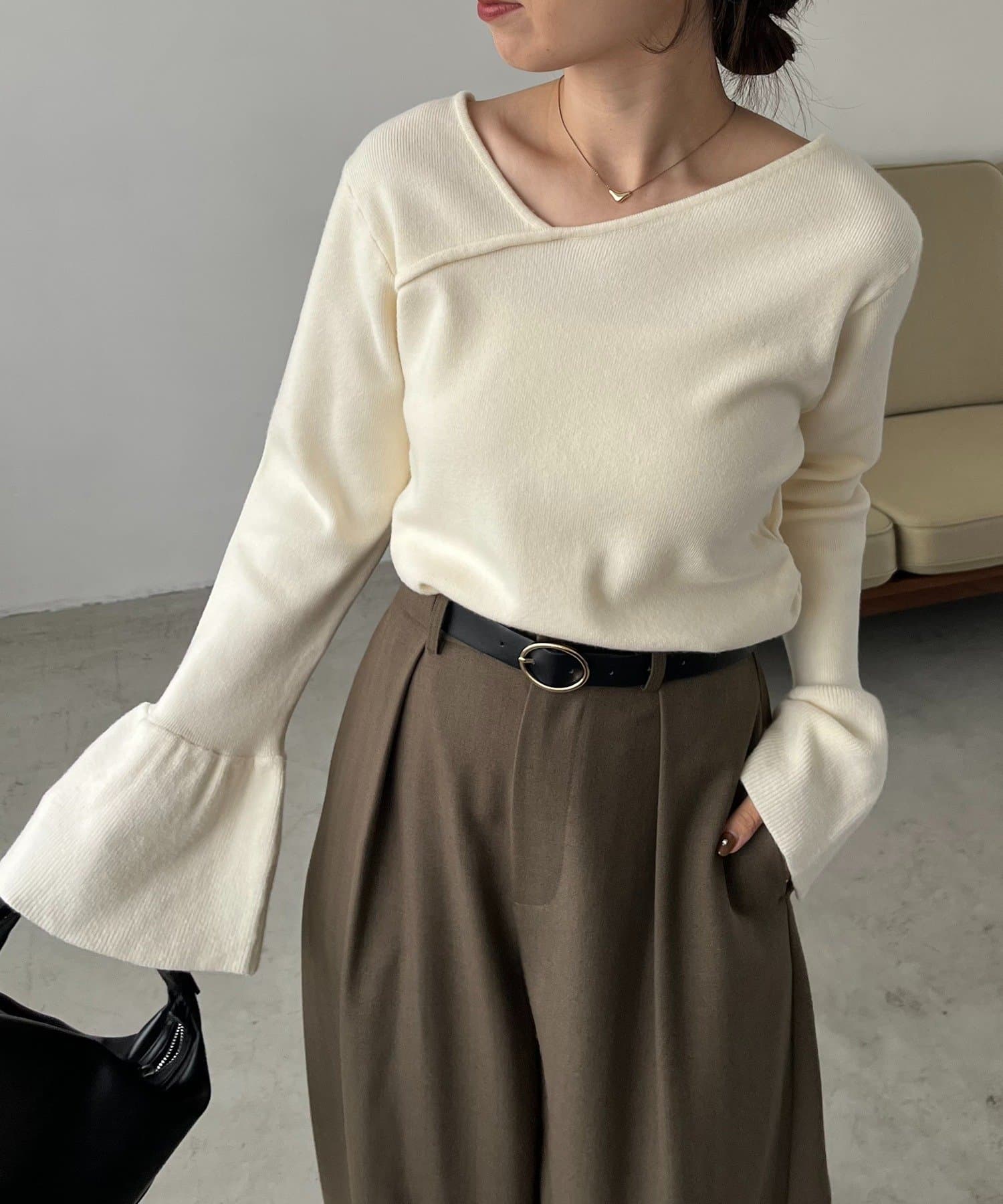 CAPRICIEUX LE'MAGE(カプリシュレマージュ) 【HAPPY BAG対象】フレア袖アシメネックニット