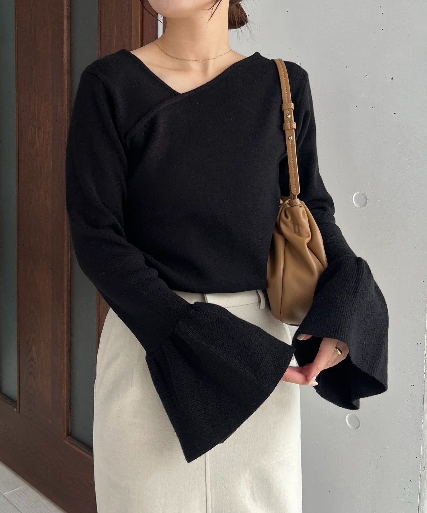 CAPRICIEUX LE'MAGE(カプリシュレマージュ) 【HAPPY BAG対象】フレア袖アシメネックニット