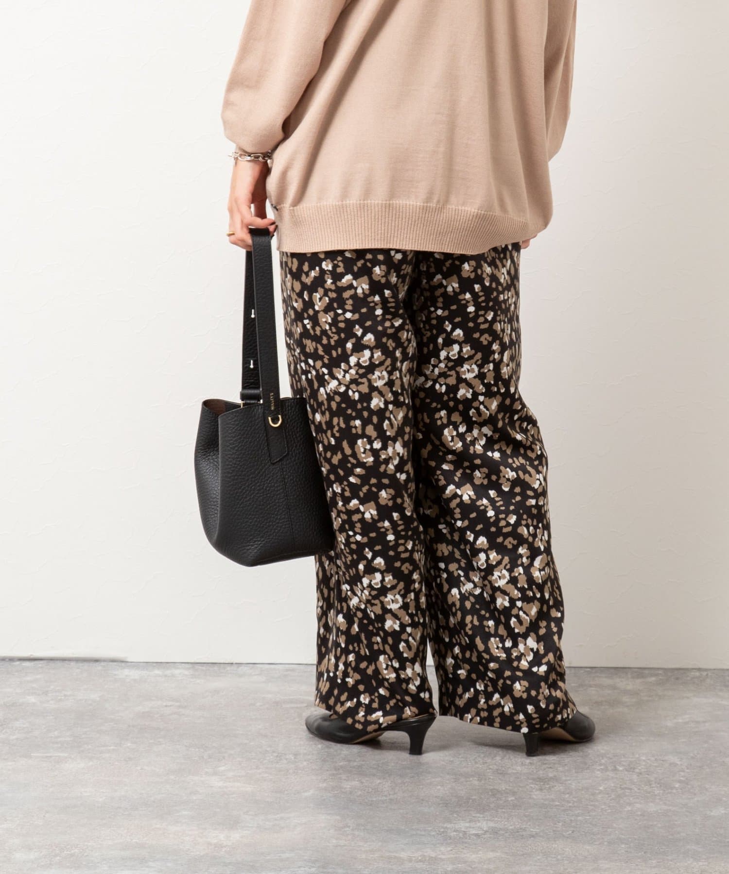 NOLLEY'S(ノーリーズ) ウォッシャブルレオパードプリントパンツ