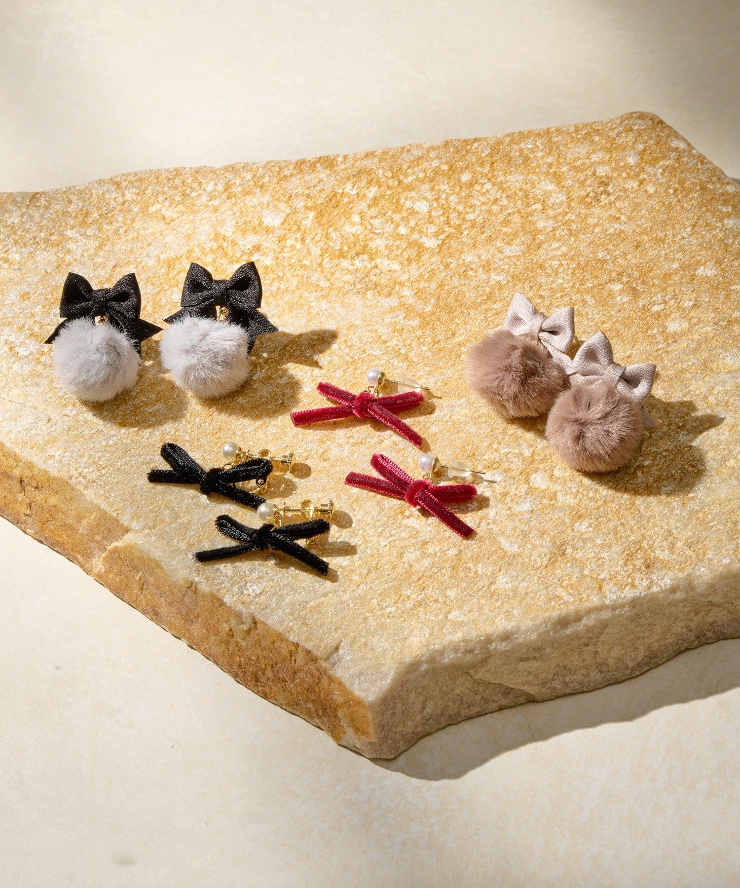 Lattice(ラティス) ベロアリボンピアス