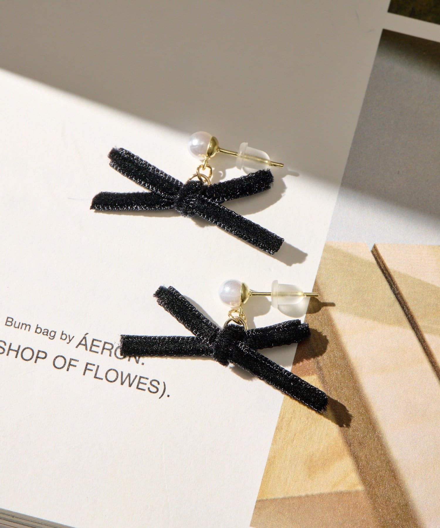 Lattice(ラティス) ベロアリボンピアス