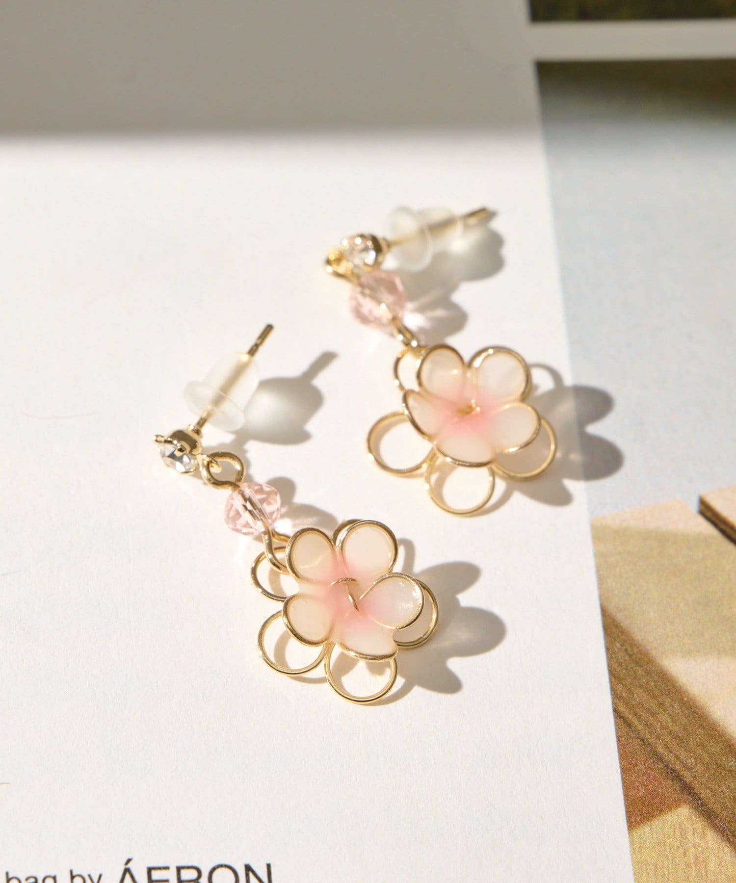 Lattice(ラティス) フラワーピアス