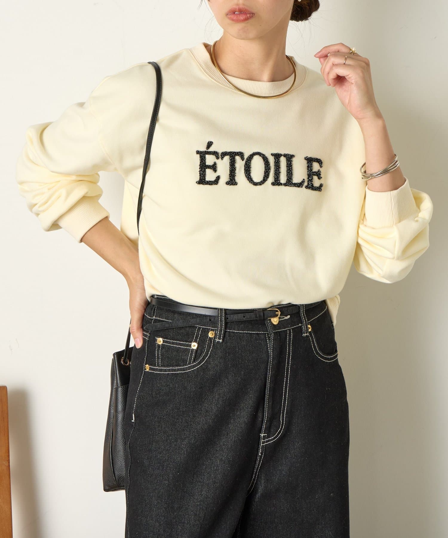 Jena　espace merveilleux(ジェナ　エスパスメルヴェイユ) ラメロゴ裏毛プルオーバー