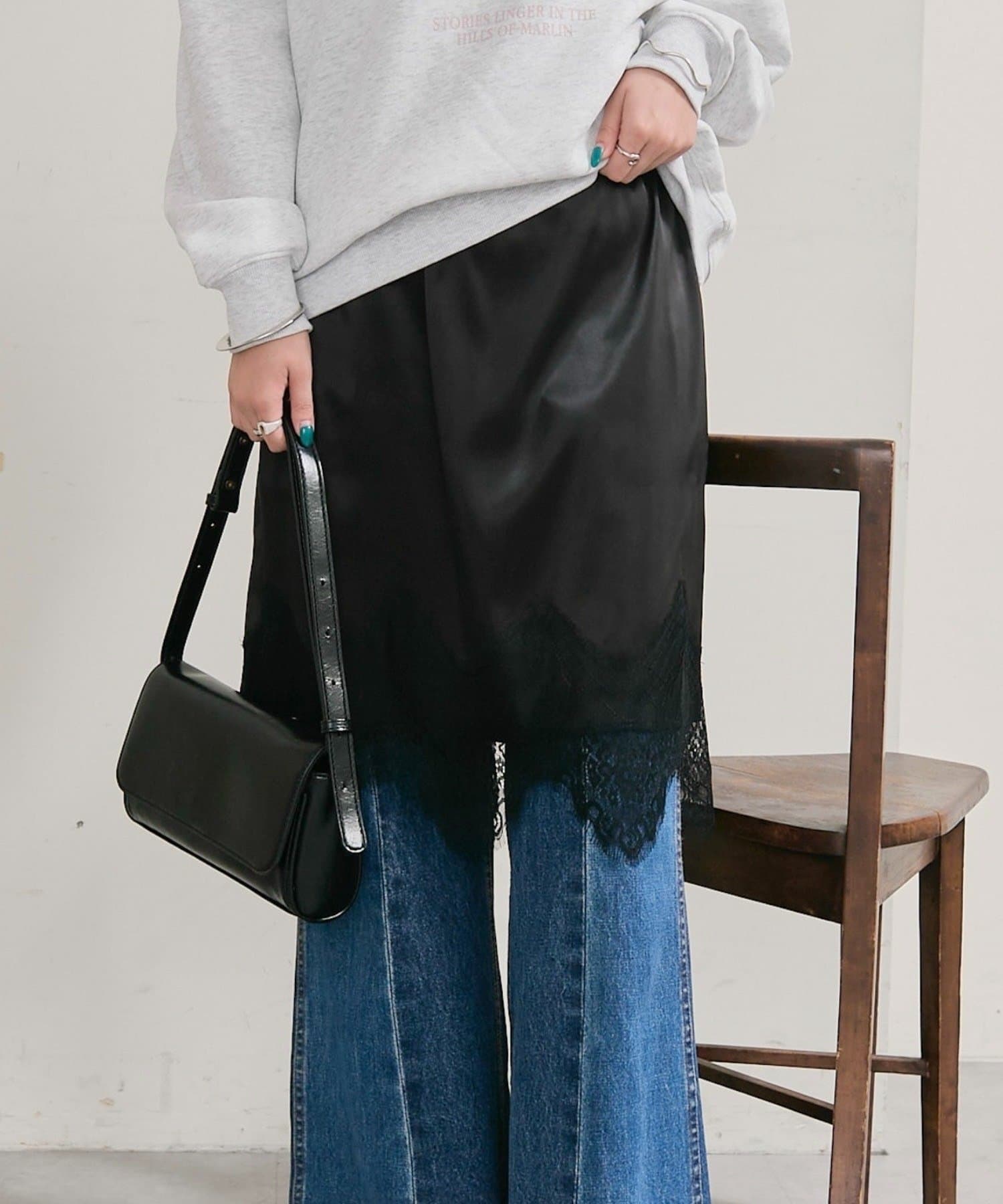 mystic(ミスティック) 《新作おすすめアイテム》【3色展開】裾レースマルチスカート