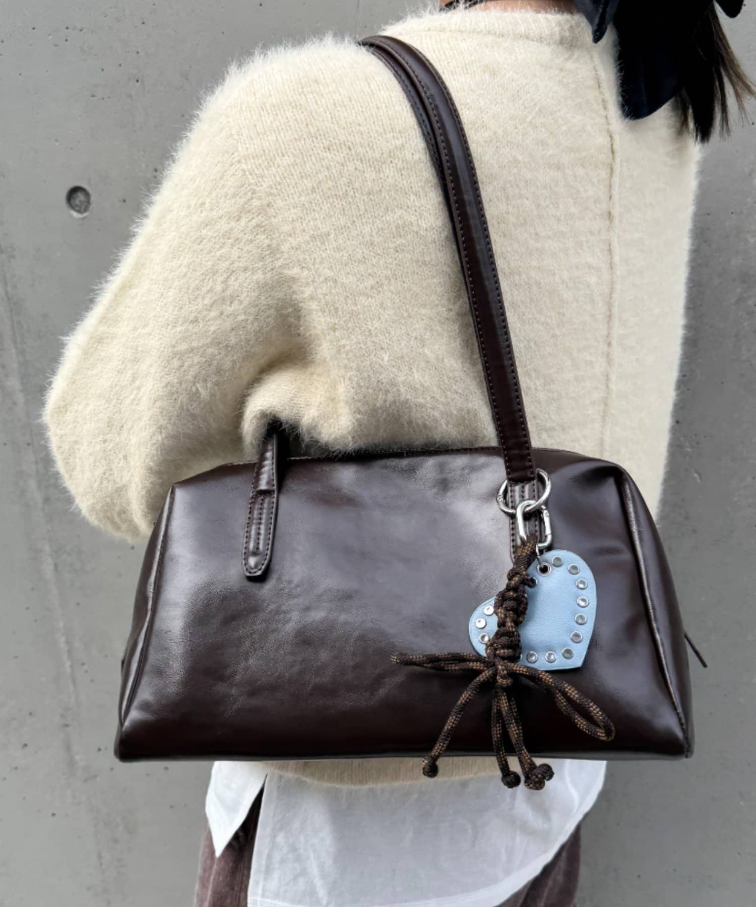 CIAOPANIC TYPY(チャオパニックティピー) 【ペットボトル収納可能】ハートスタッズチャーム付きボストンBAG