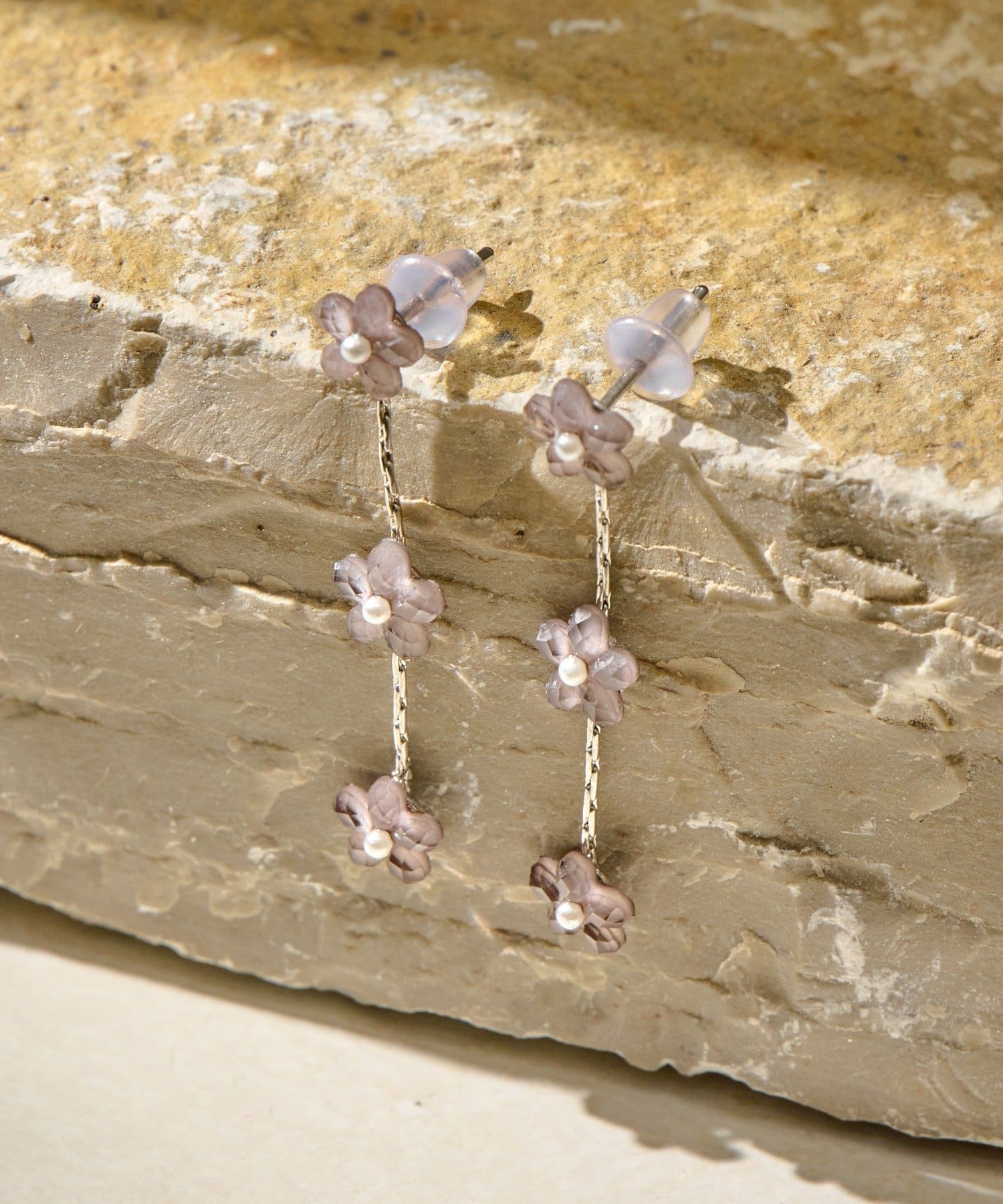 Lattice(ラティス) 【川栄李奈さん着用】フラワーピアス