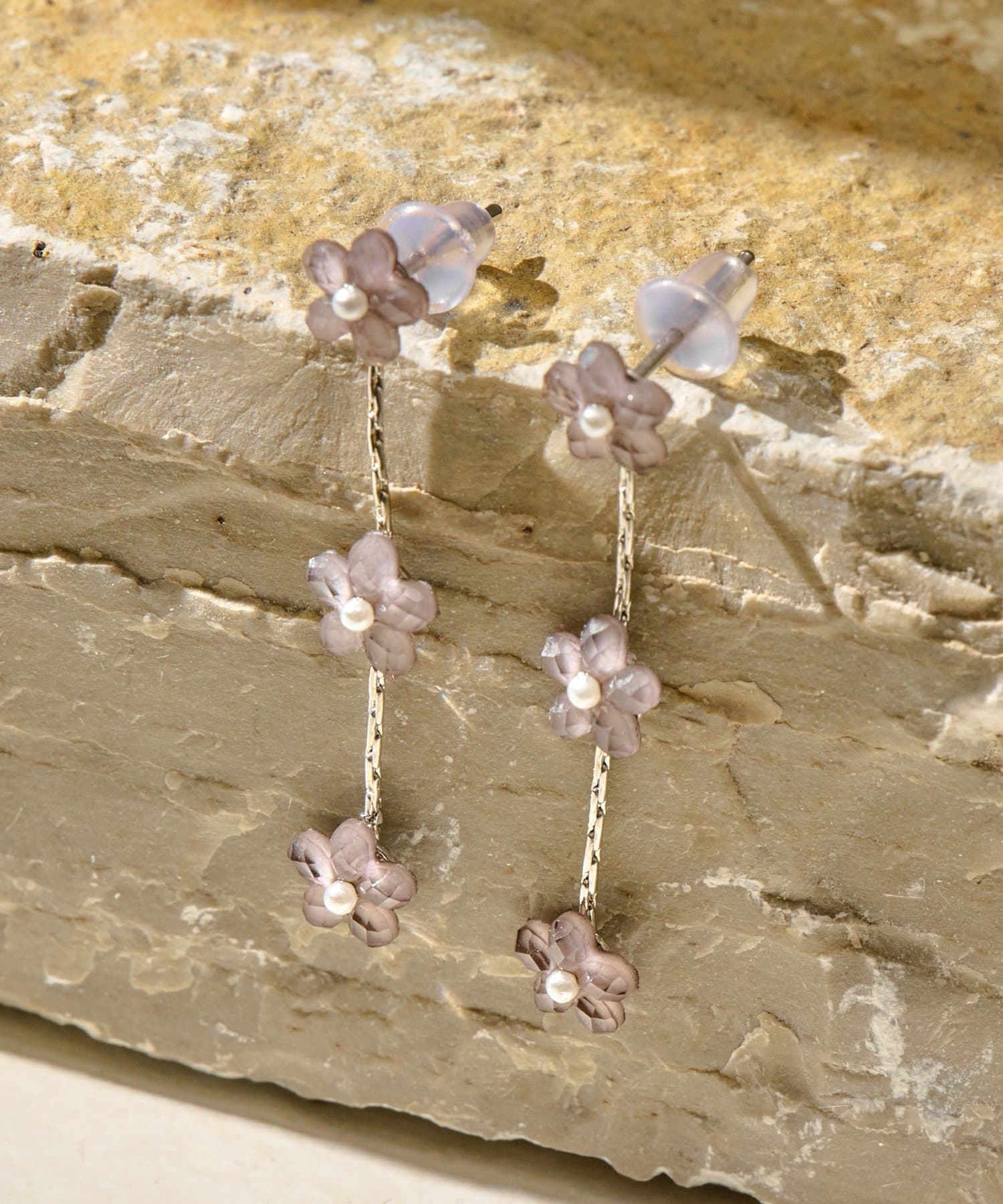 Lattice(ラティス) 【川栄李奈さん着用】フラワーピアス