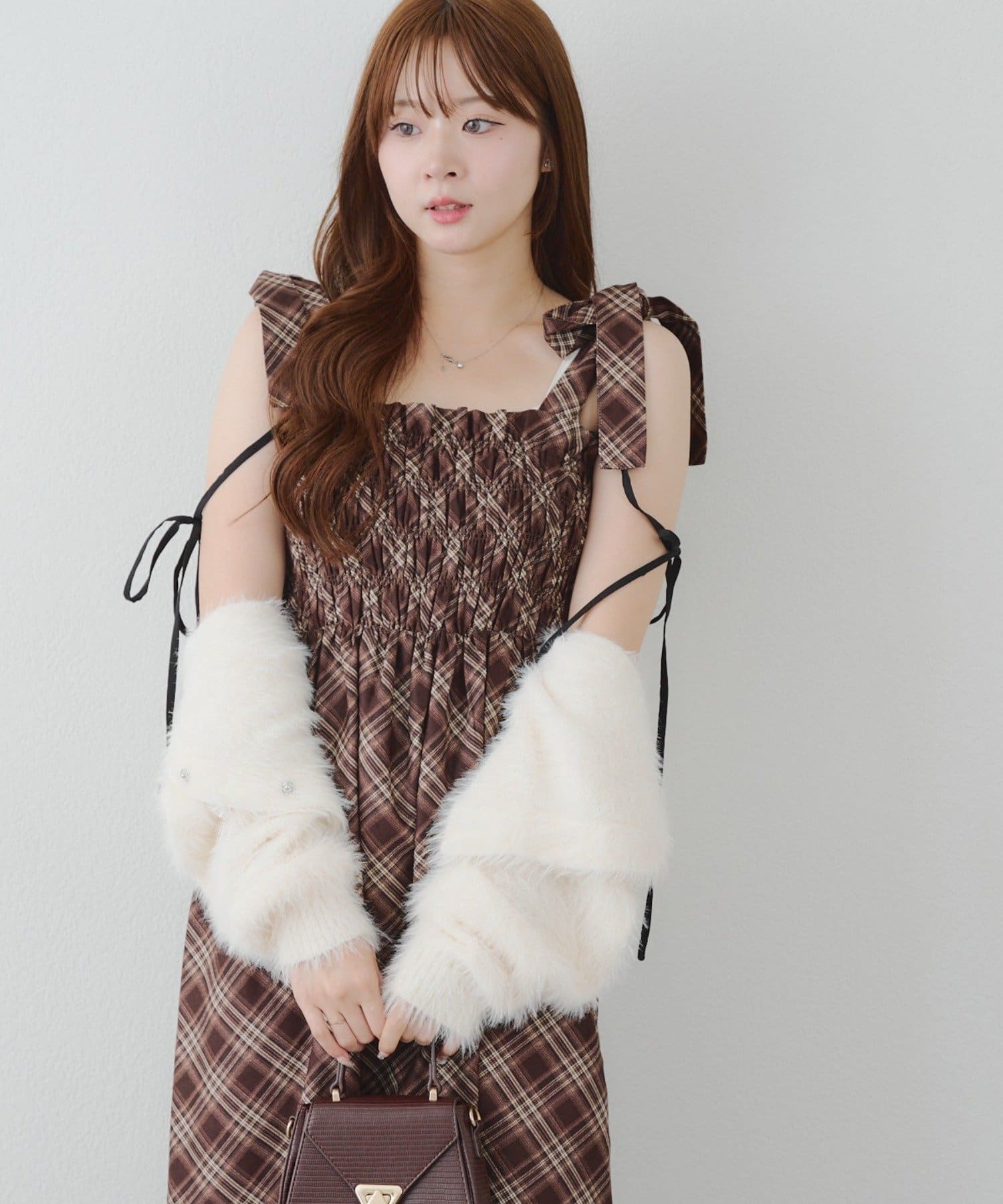 NICE CLAUP / OLIVE des OLIVE OUTLET(ナイスクラップ  / オリーブ デ オリーブ アウトレット) 【RMAF】肩リボンシャーリングワンピース