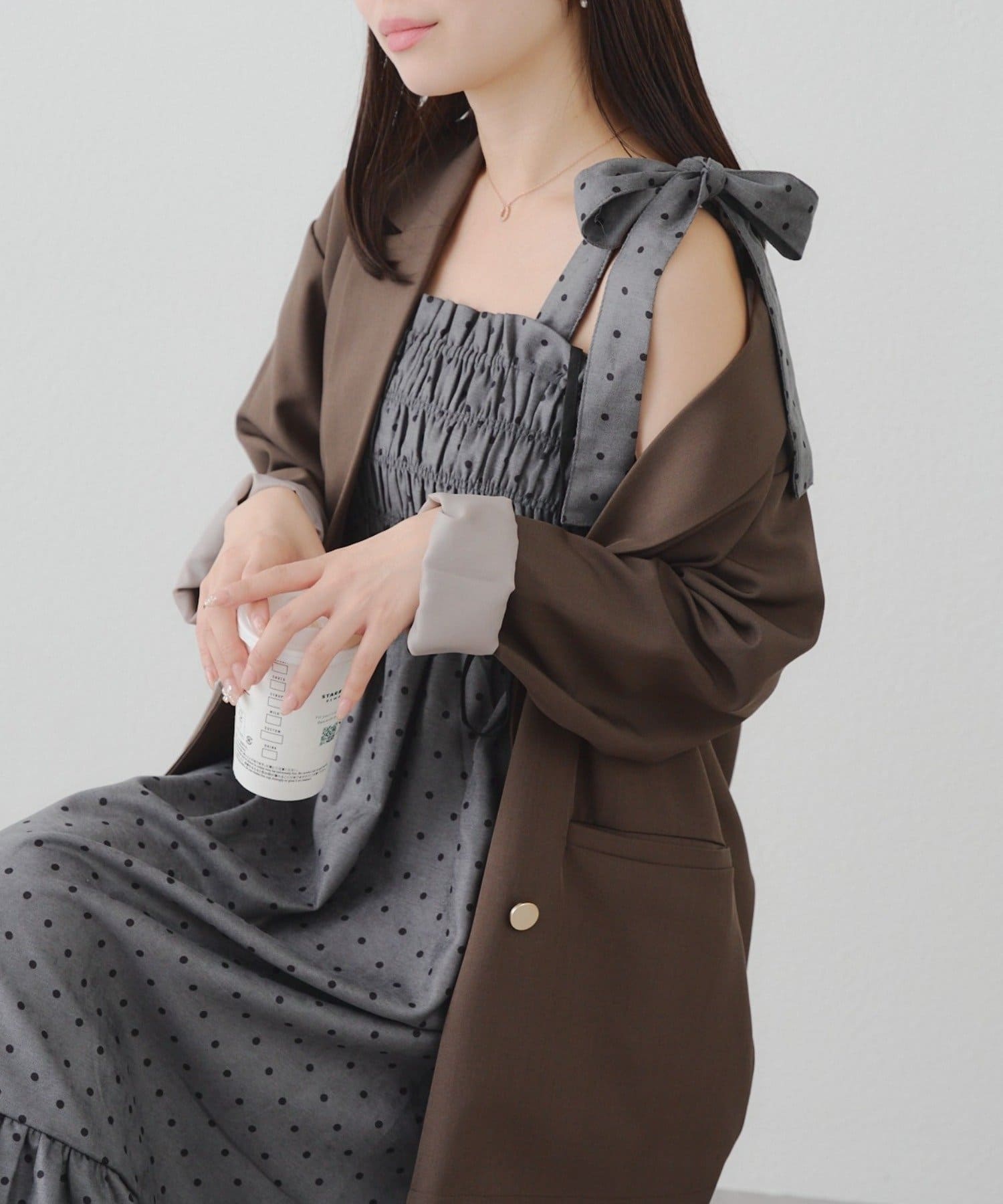 NICE CLAUP / OLIVE des OLIVE OUTLET(ナイスクラップ  / オリーブ デ オリーブ アウトレット) 【RMAF】肩リボンシャーリングワンピース