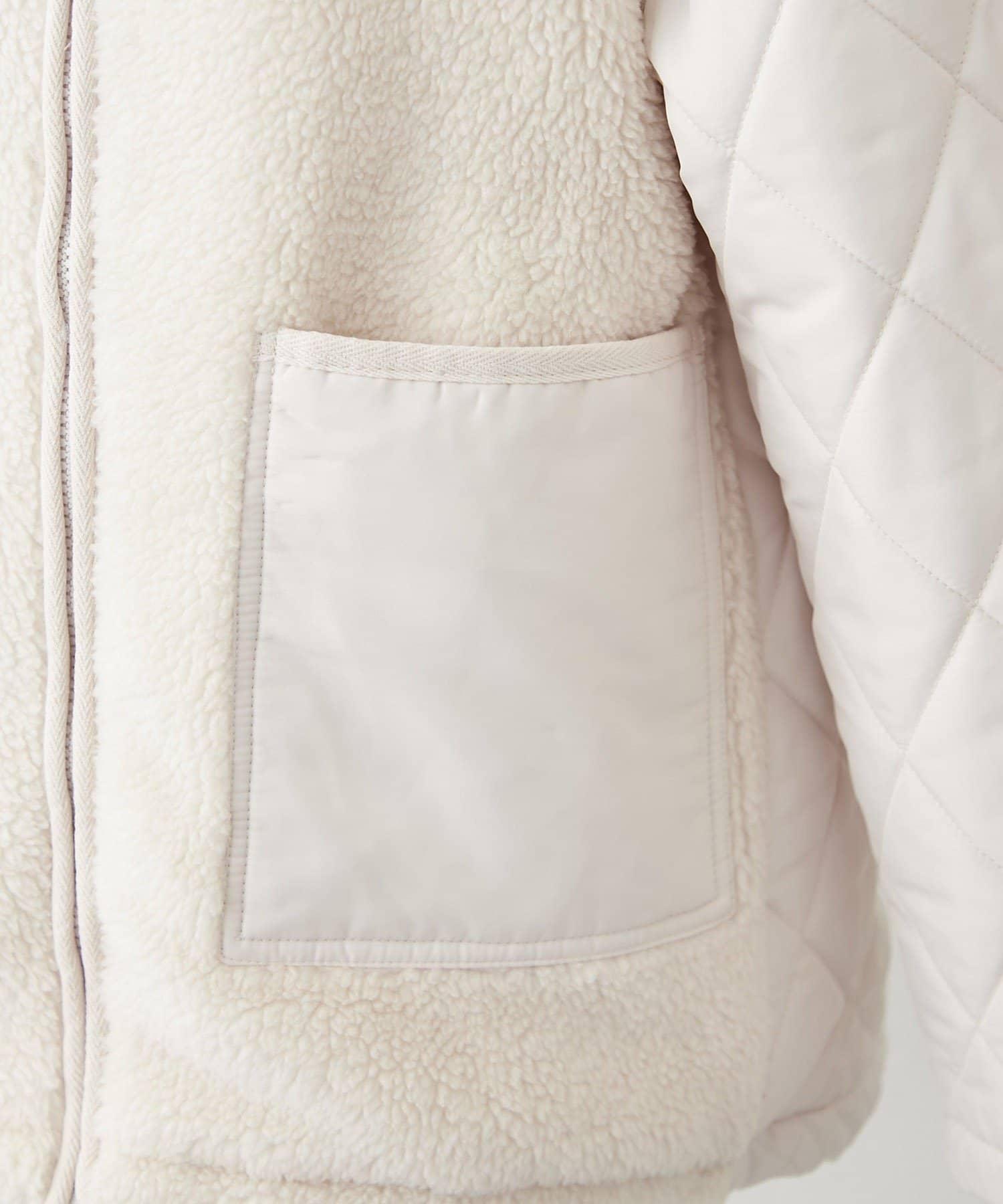 Remind me and forever(リマインドミーアンドフォーエバー) ボア×キルト切替スタンドブルゾン