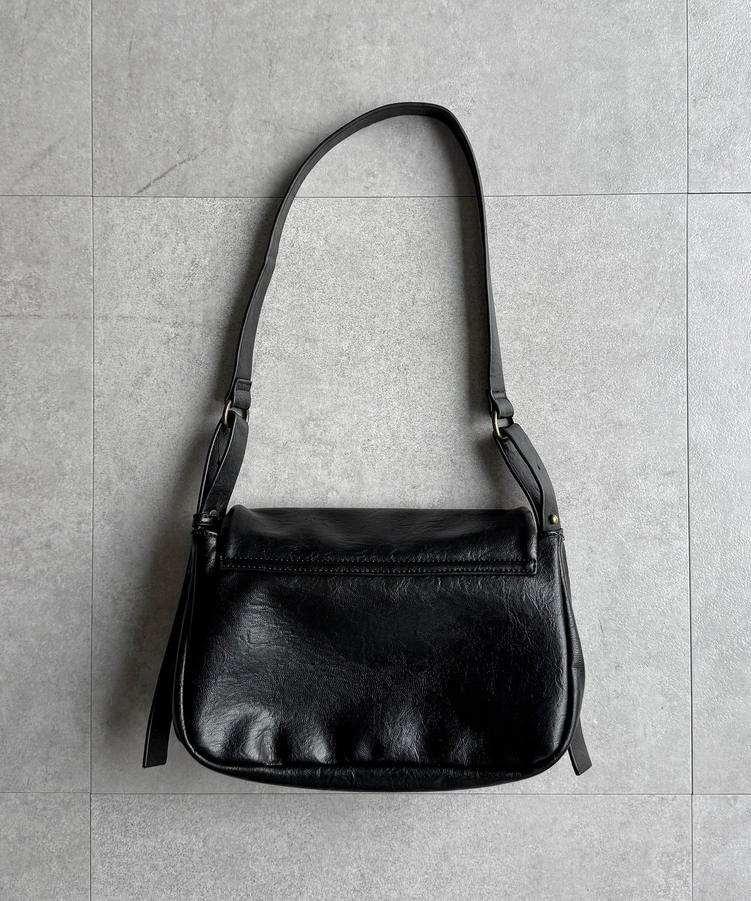 CPCM(シーピーシーエム) ターンロックダブルベルトレザーバッグ