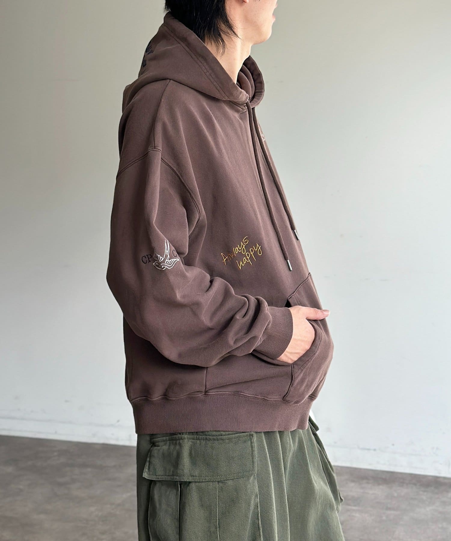 CPCM(シーピーシーエム) 落書き刺繍パーカー