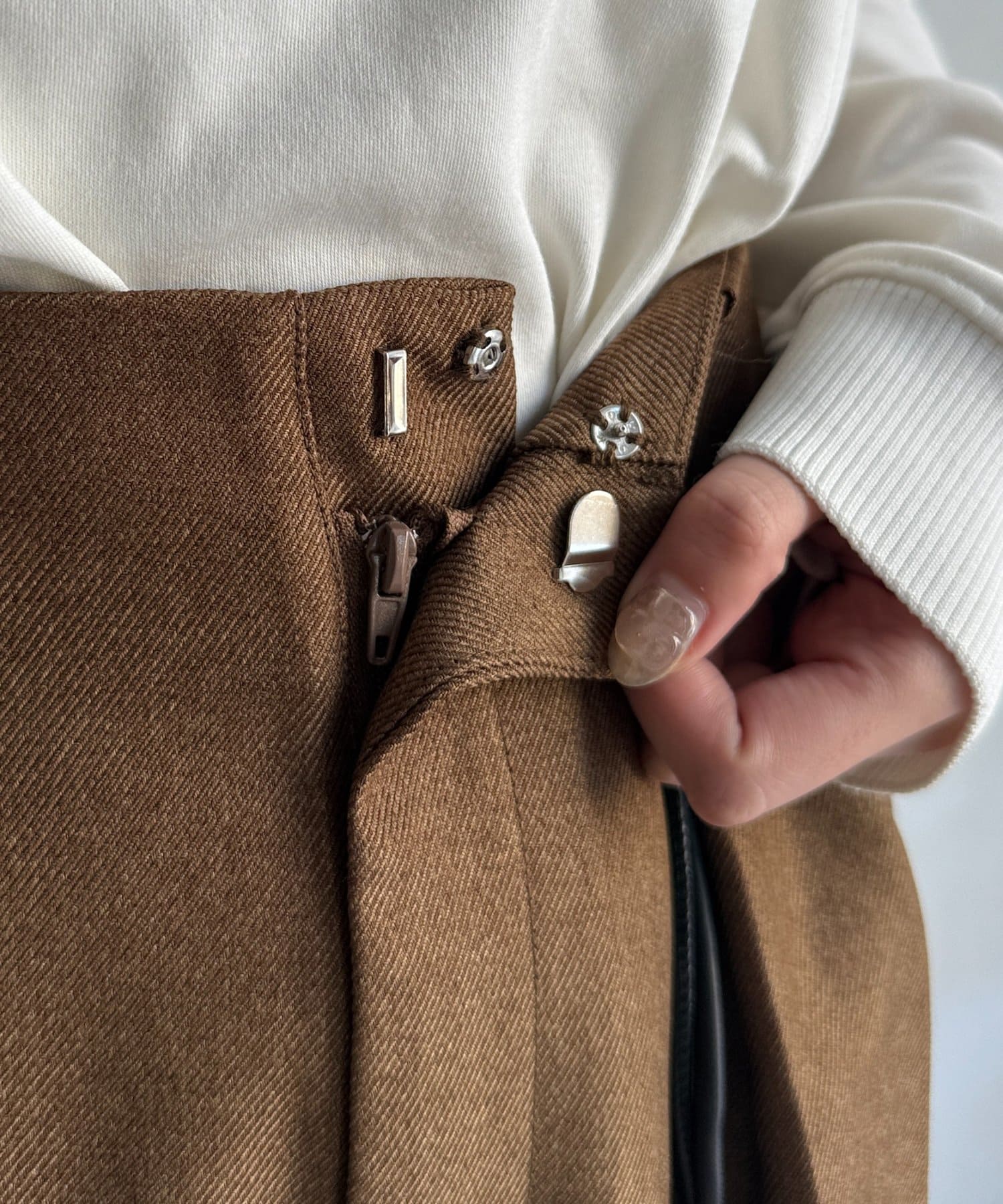 Chez toi(シェトワ) 合皮ベルト付きパンツ