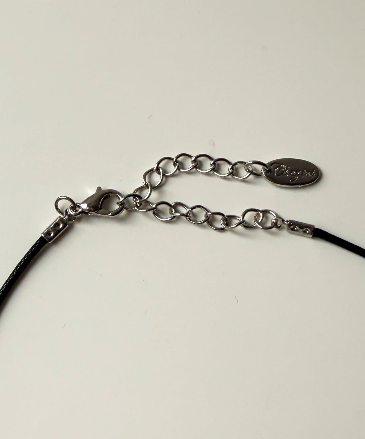 Chez toi(シェトワ) 半月プレートネックレス