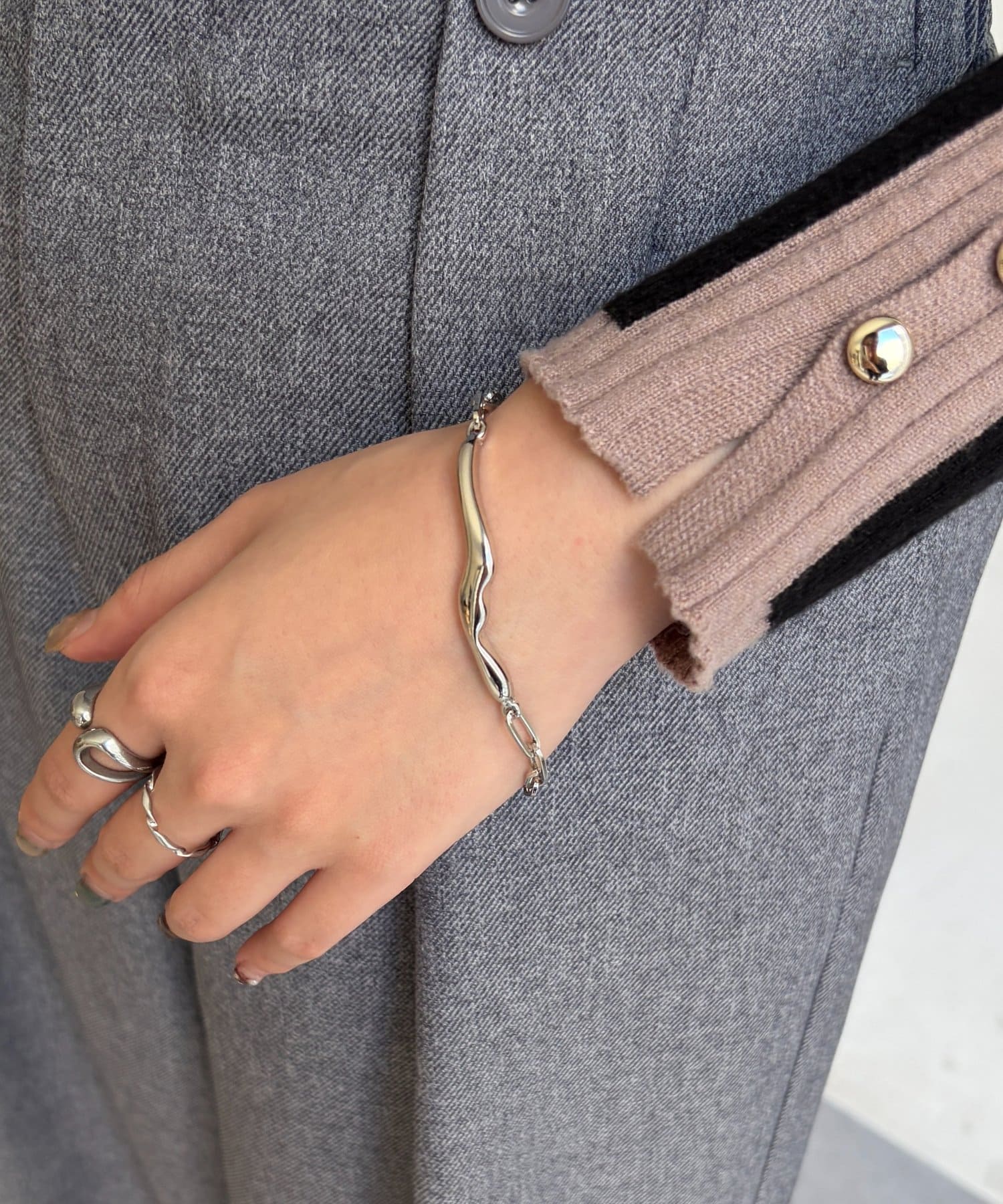 Chez toi(シェトワ) 横ウェーブブレスレット