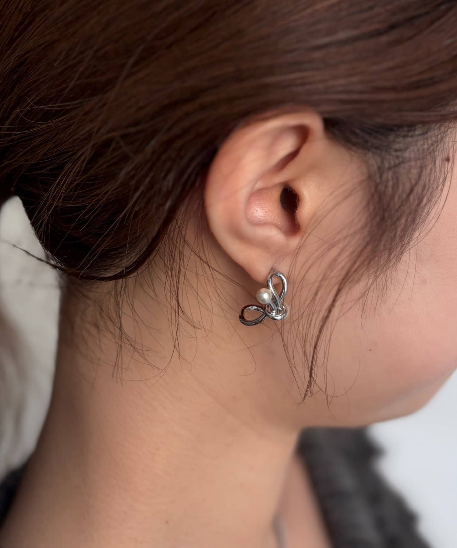 Chez toi(シェトワ) パールリボン風ピアス