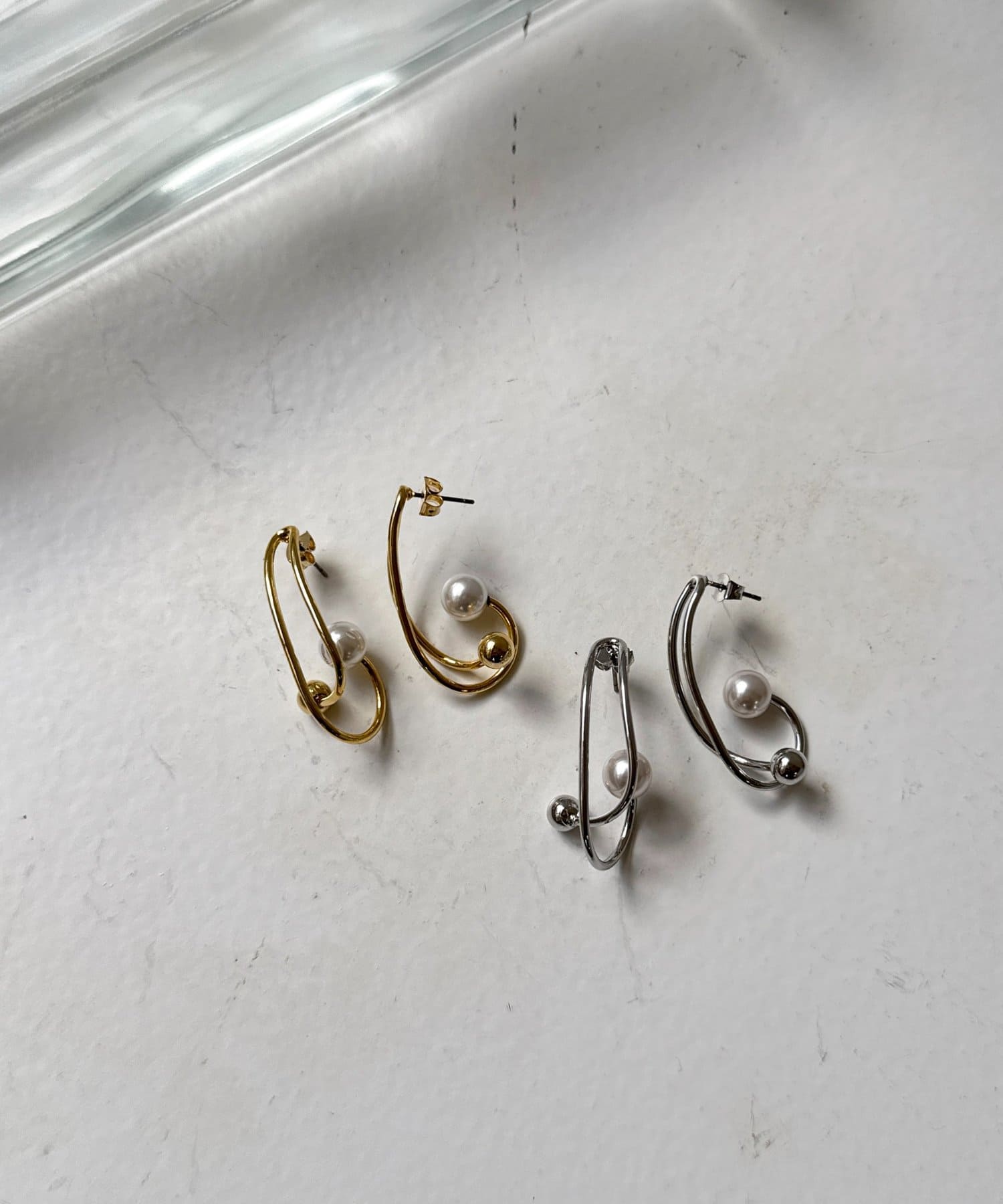 Chez toi(シェトワ) フープねじれパールピアス