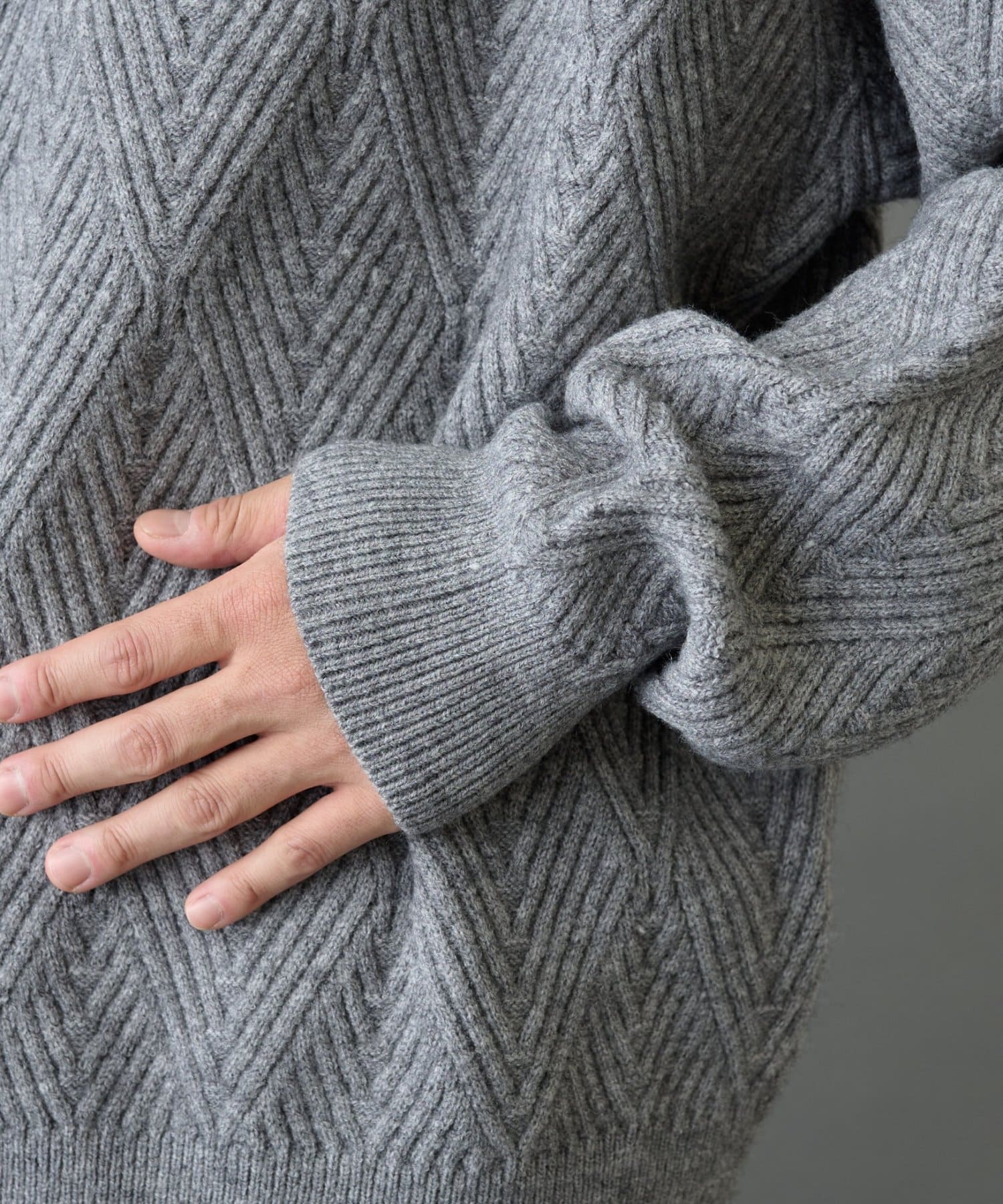 COLONY 2139(コロニー トゥーワンスリーナイン) タイル柄ニットプルオーバー