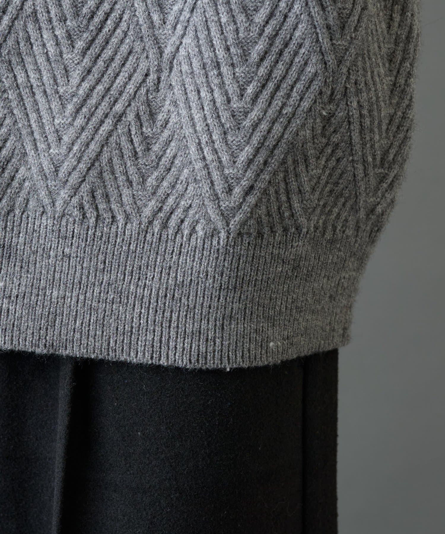 COLONY 2139(コロニー トゥーワンスリーナイン) タイル柄ニットプルオーバー