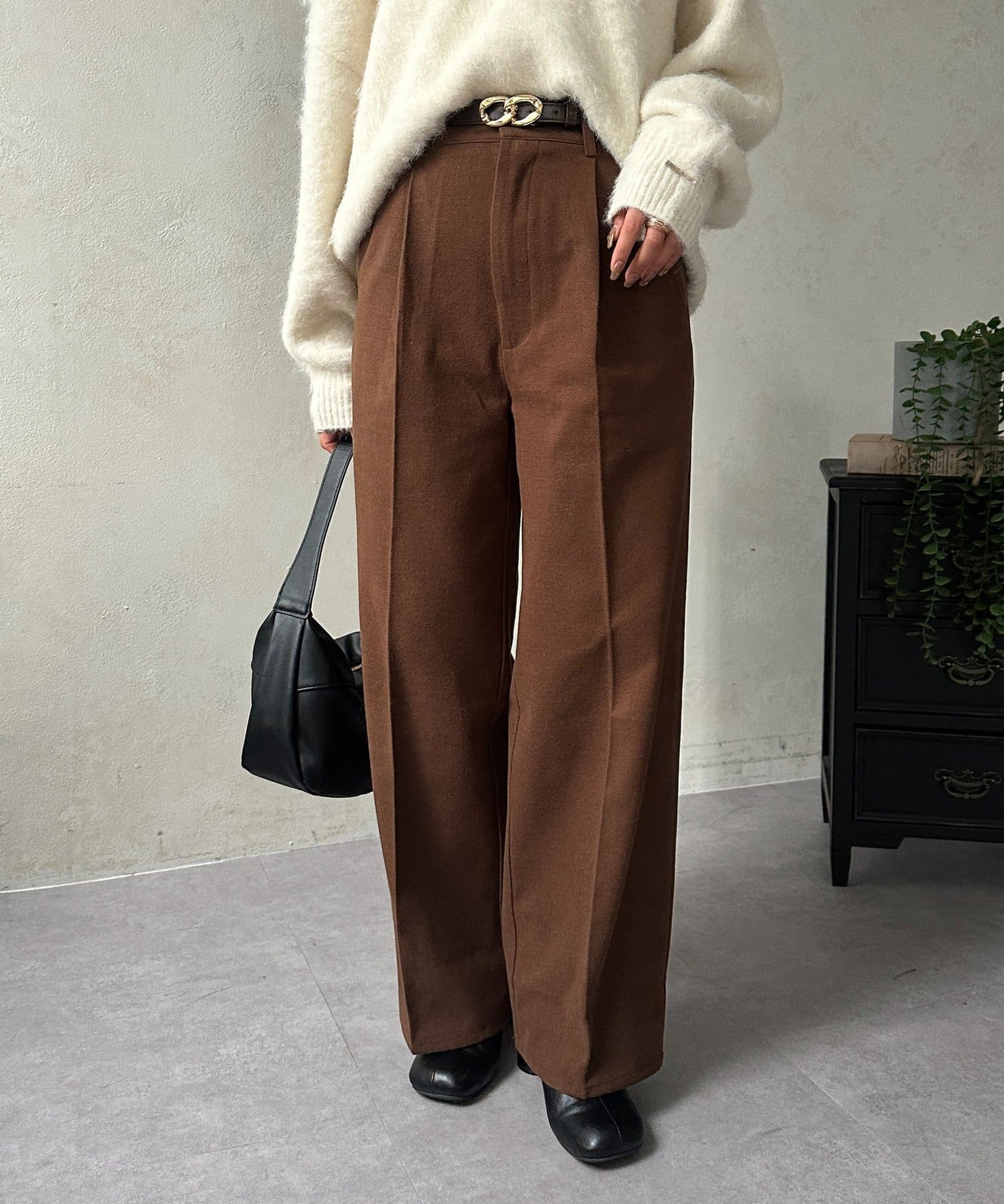 Thevon.(ゼヴォン) ウールライクストレートスラックス