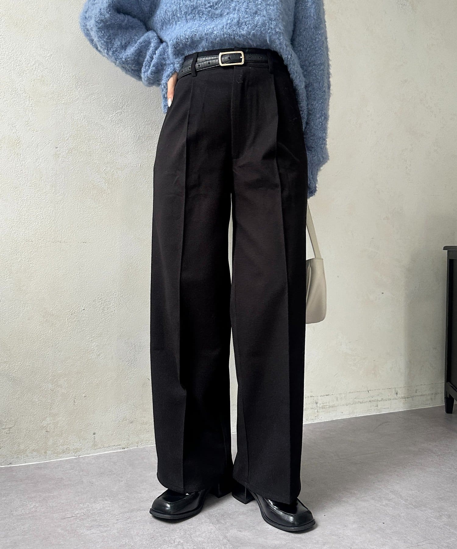 Thevon.(ゼヴォン) ウールライクストレートスラックス