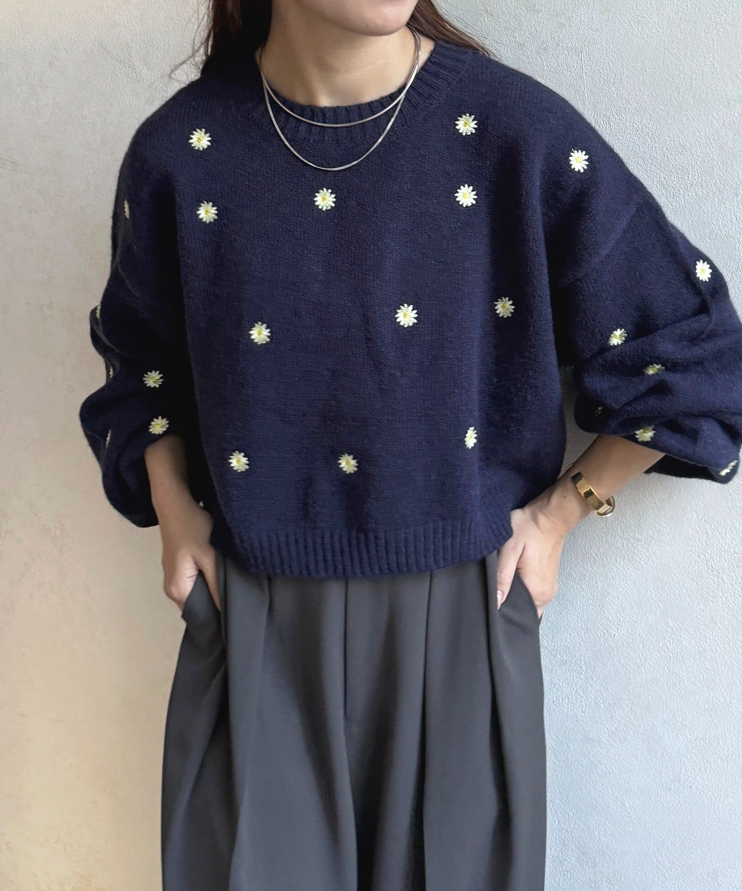 Thevon.(ゼヴォン) フラワー刺繍ショートニット