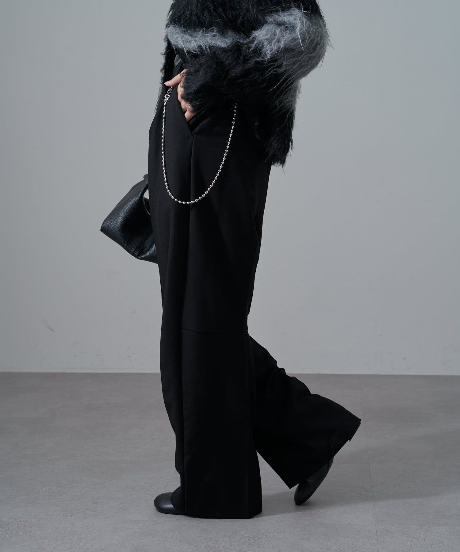 Lui's(ルイス) 後ろ切替チェーン付きスラックスパンツ