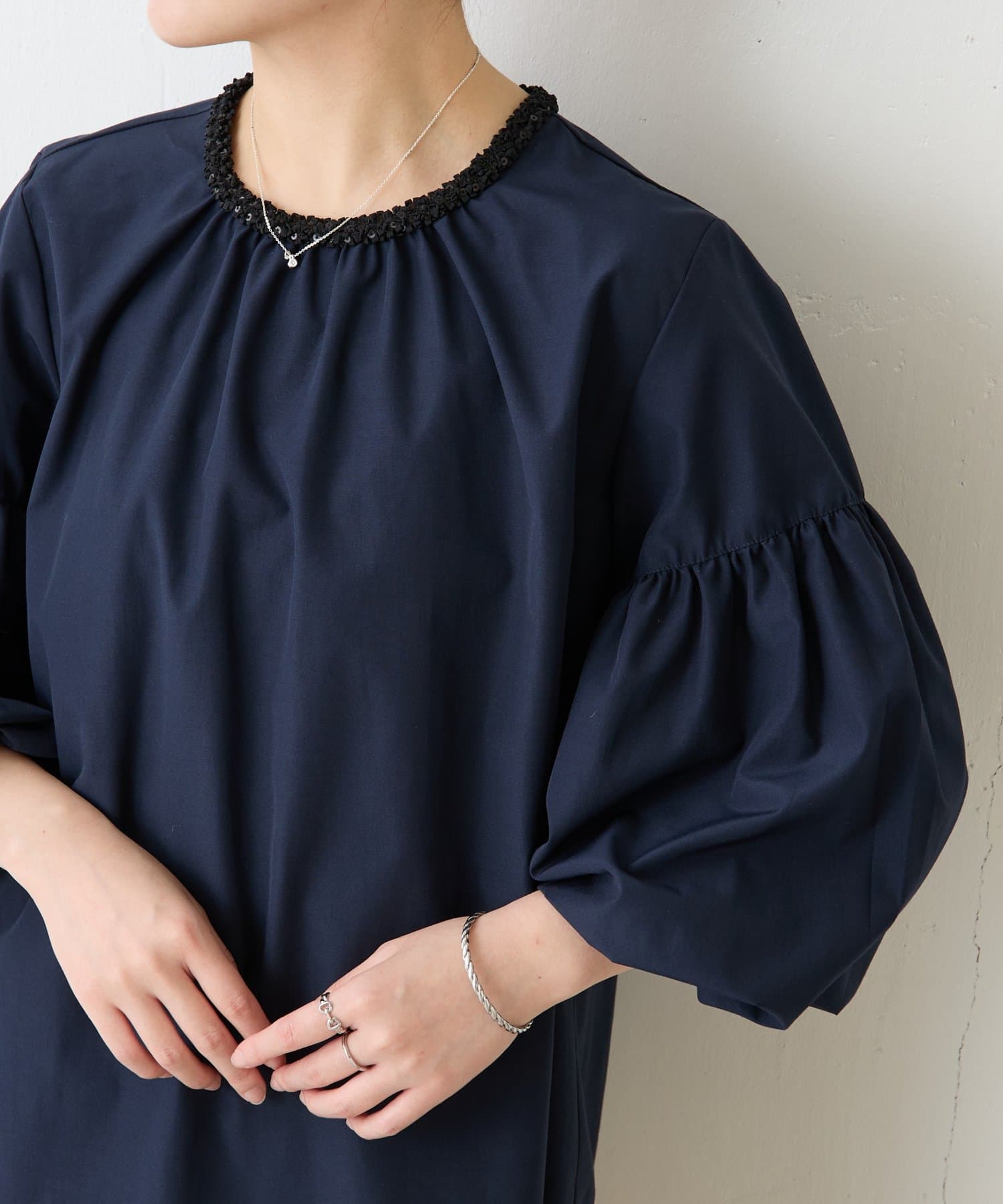 COLLAGE GALLARDAGALANTE(コラージュ ガリャルダガランテ) 【上品見え】スパンコールデザインブラウス/セレモニー