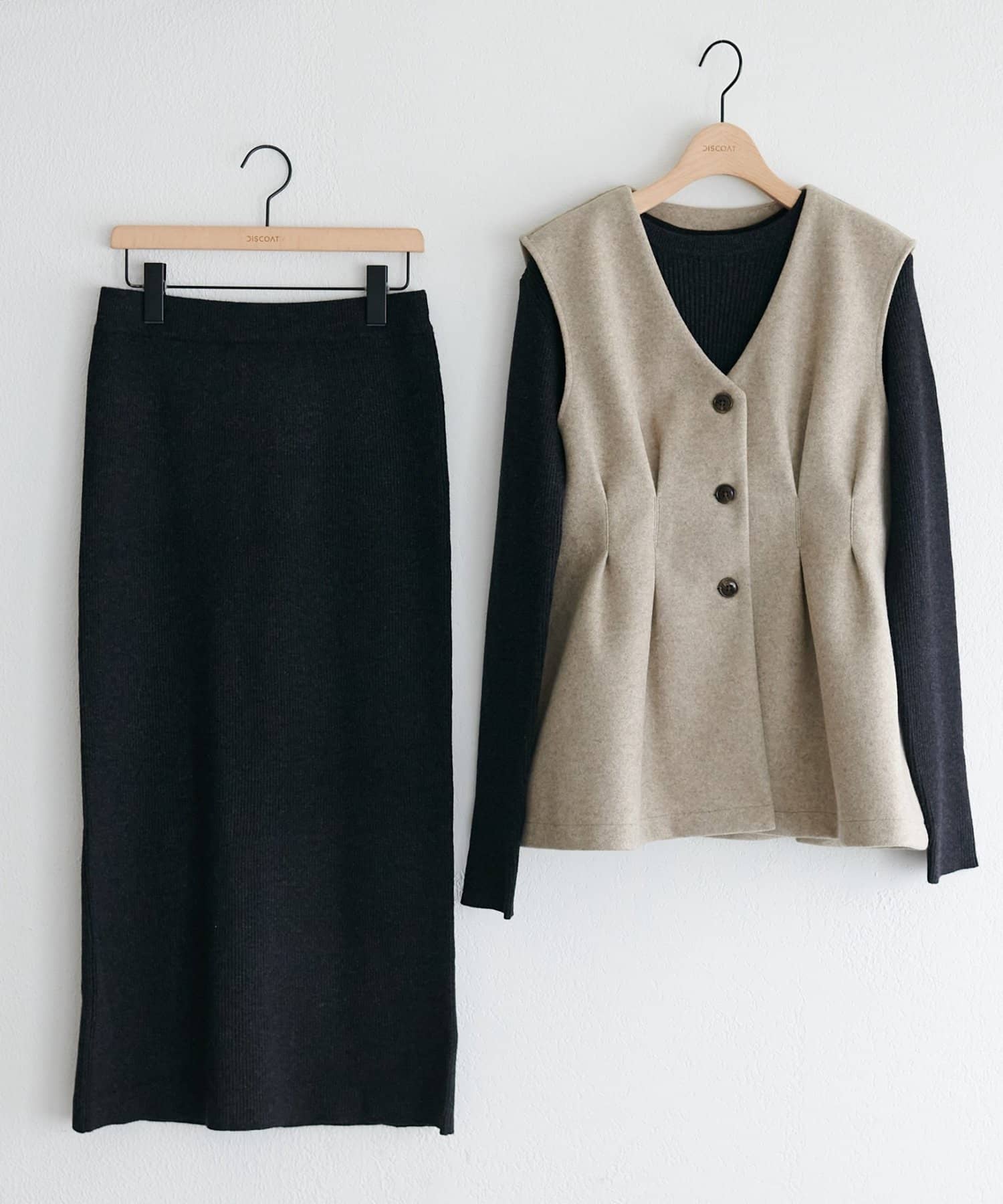 DISCOAT(ディスコート) 【サイズ展開あり/３点セット】ペプラムジレ付マルチウェイセットアップ