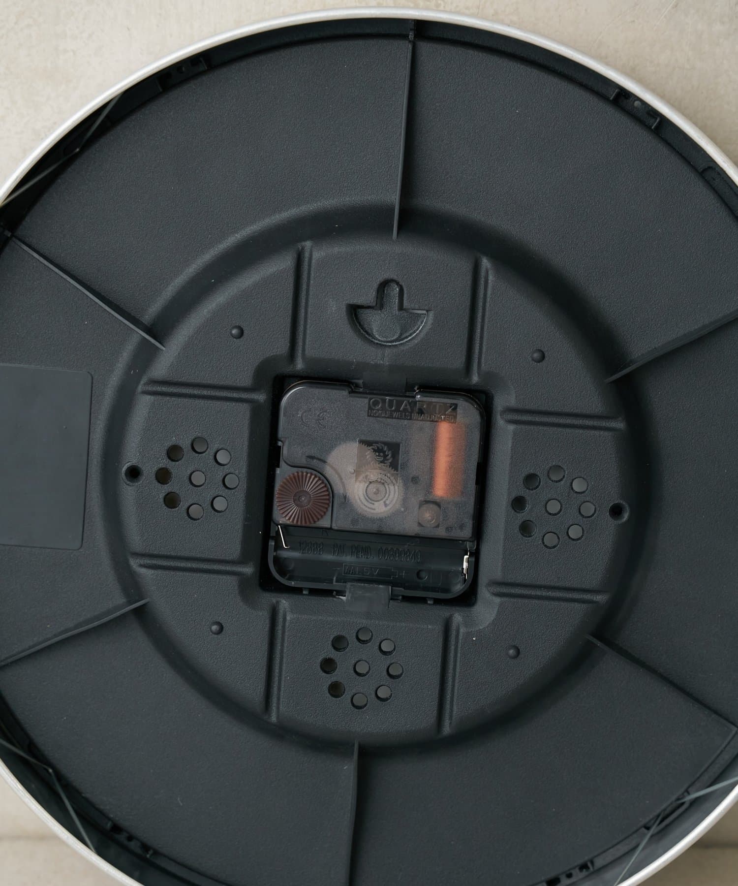 BIRTHDAY BAR(バースデイバー) 【SAHIR サヒール】Aluminum wall clock