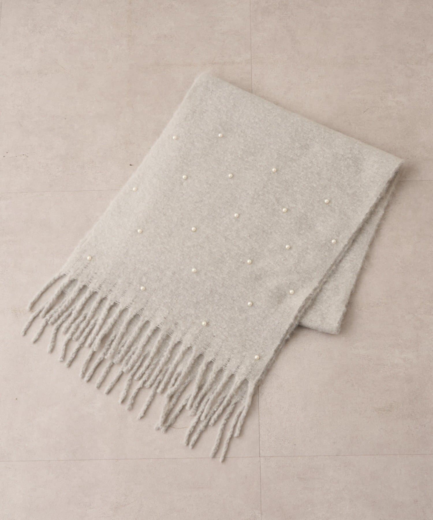 Remind me and forever(リマインドミーアンドフォーエバー) 冬コーデの主役に！パール付マフラー