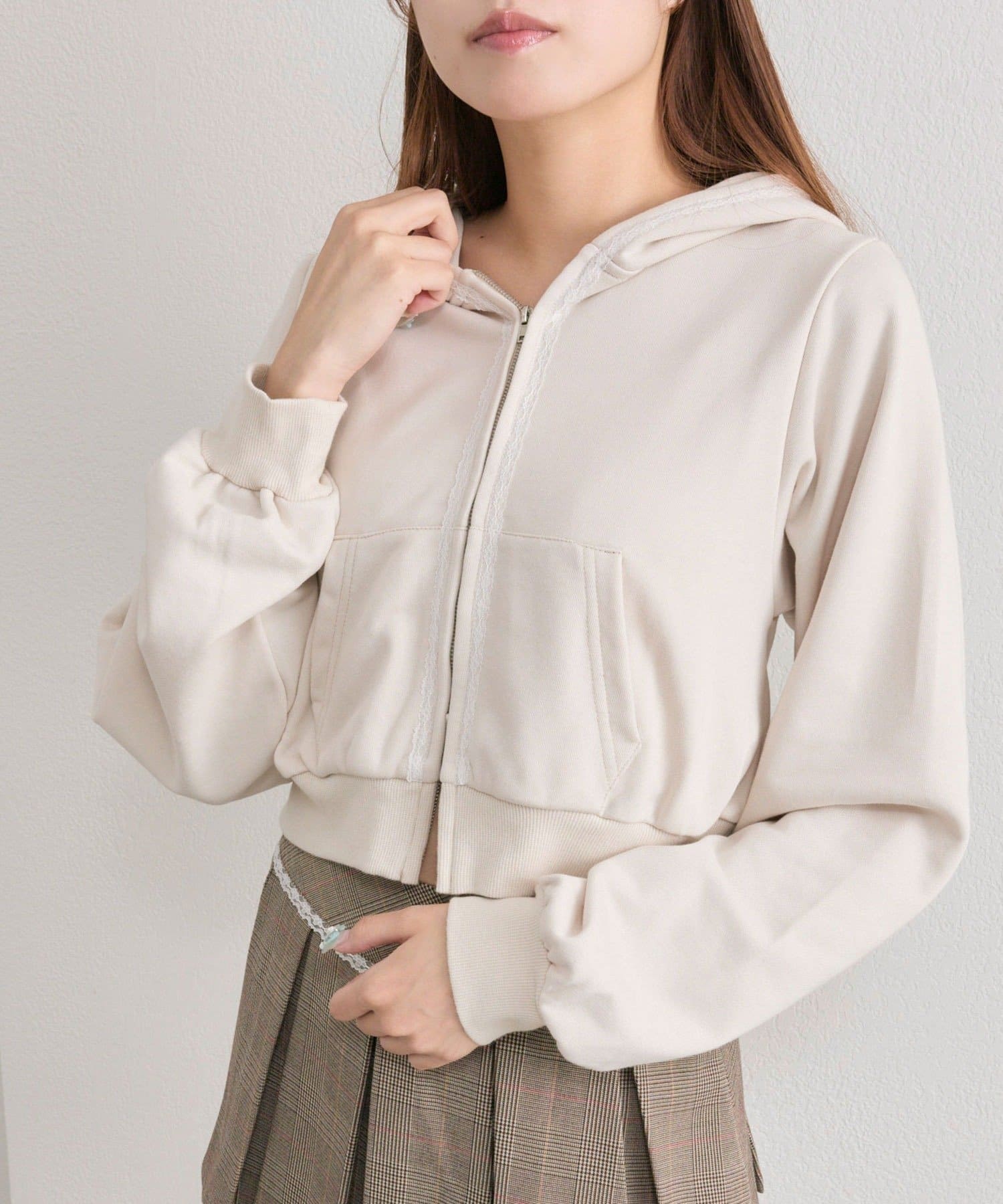 NICE CLAUP / OLIVE des OLIVE OUTLET(ナイスクラップ  / オリーブ デ オリーブ アウトレット) 【OLIVE des OLIVE】アウターに合わせるパーカー