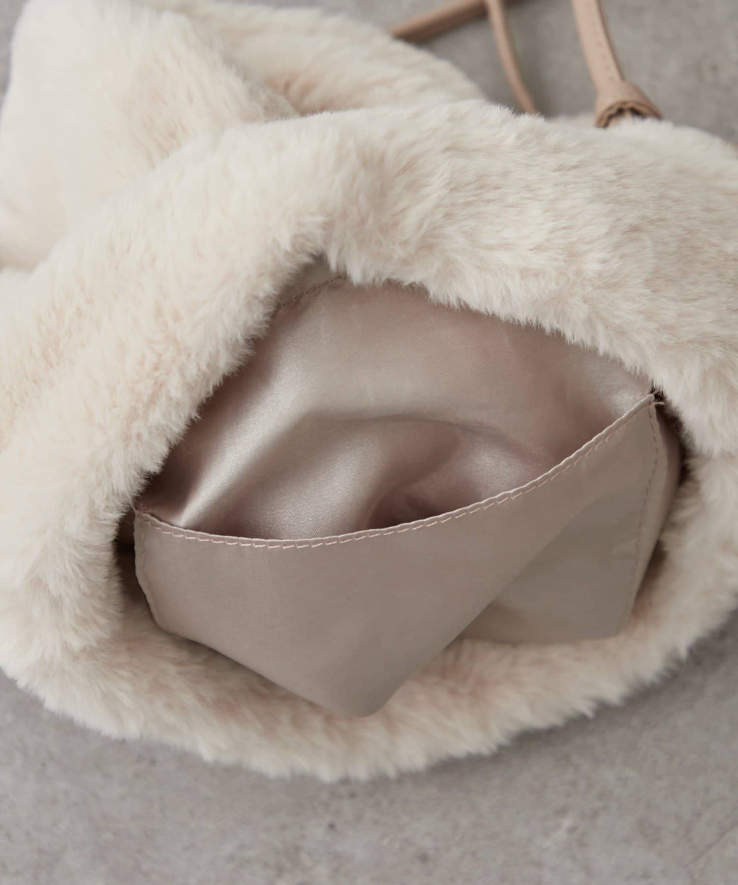 Remind me and forever(リマインドミーアンドフォーエバー) 巾着２ＷＡＹファーショルダー