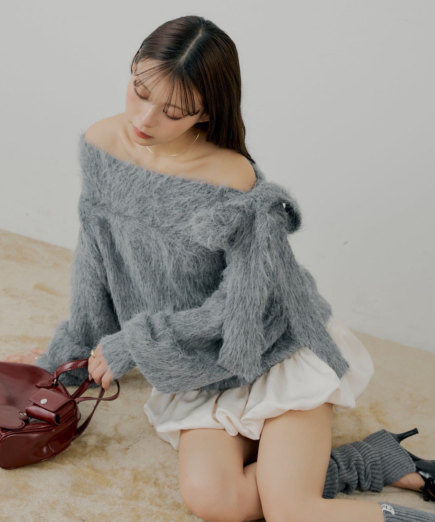 Chico(チコ) 【10/23(木)0時販売】肩リボンショルダースリットオフショルニット