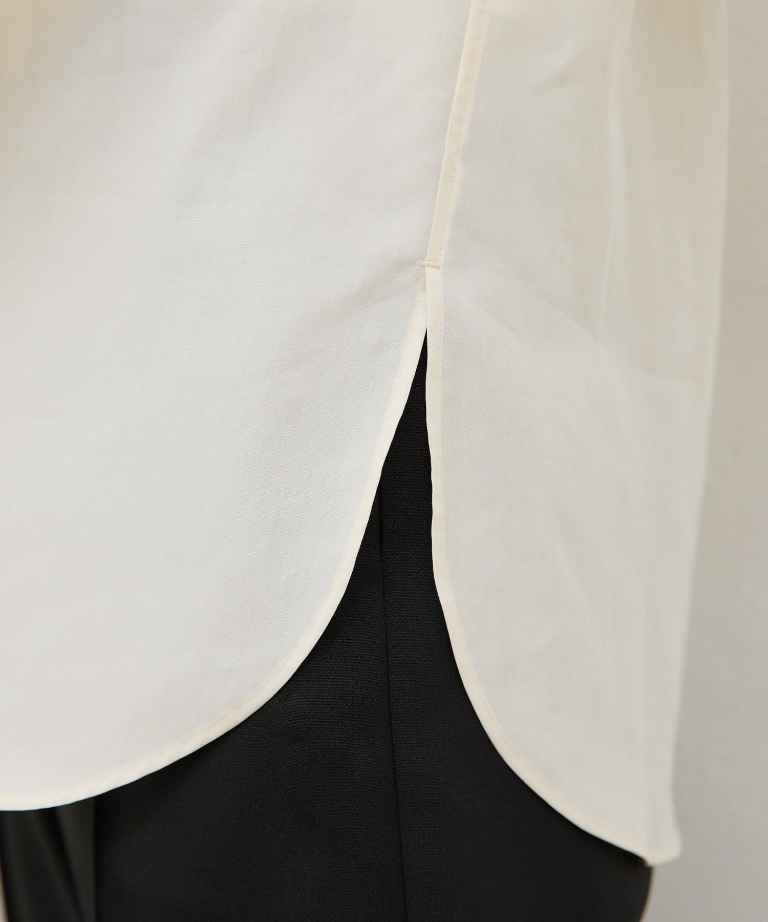 GALLARDAGALANTE(ガリャルダガランテ) 【HERITANOVUM】スカーフカラーシャツ