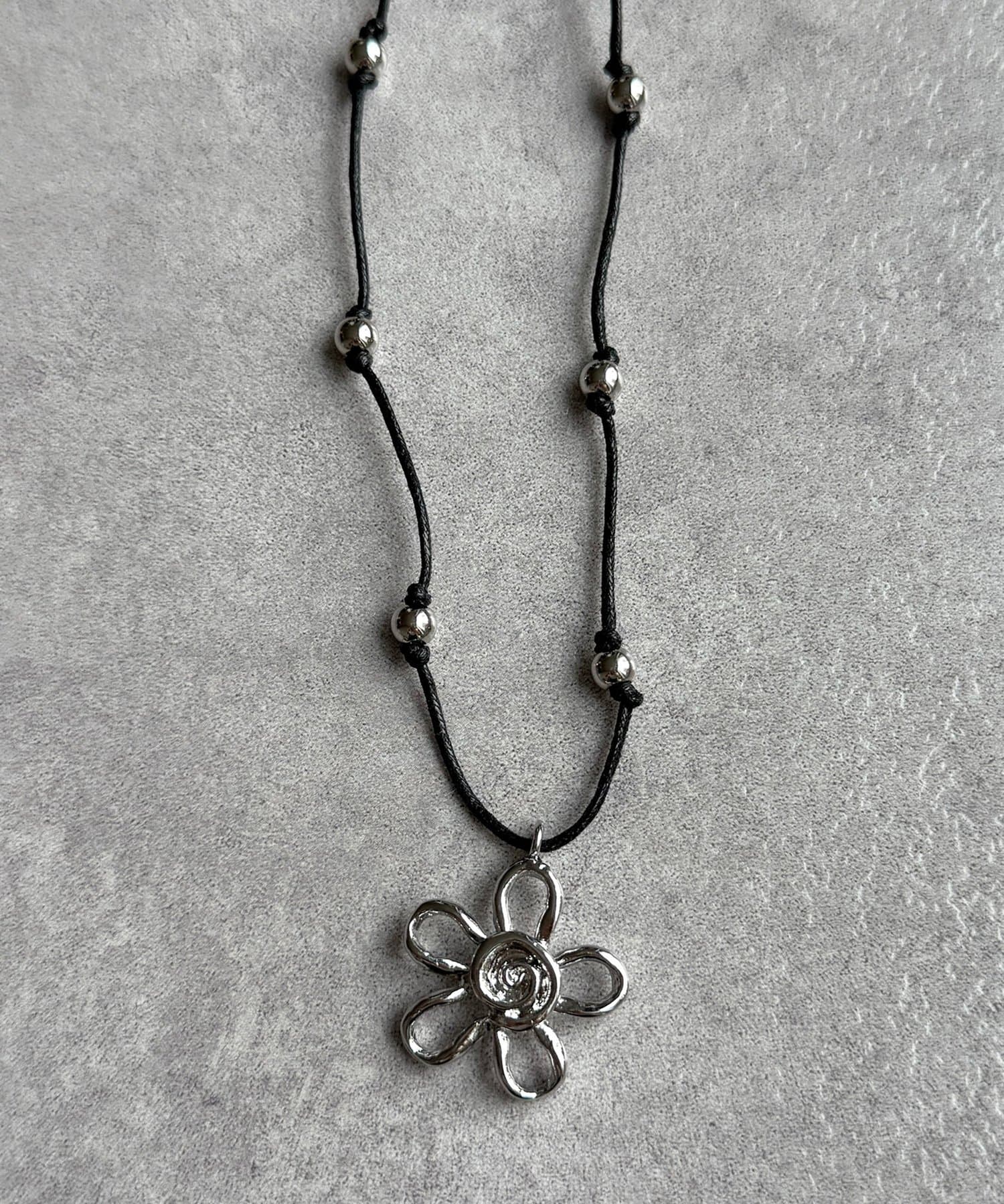 CPCM(シーピーシーエム) モチーフ付きボールネックレス