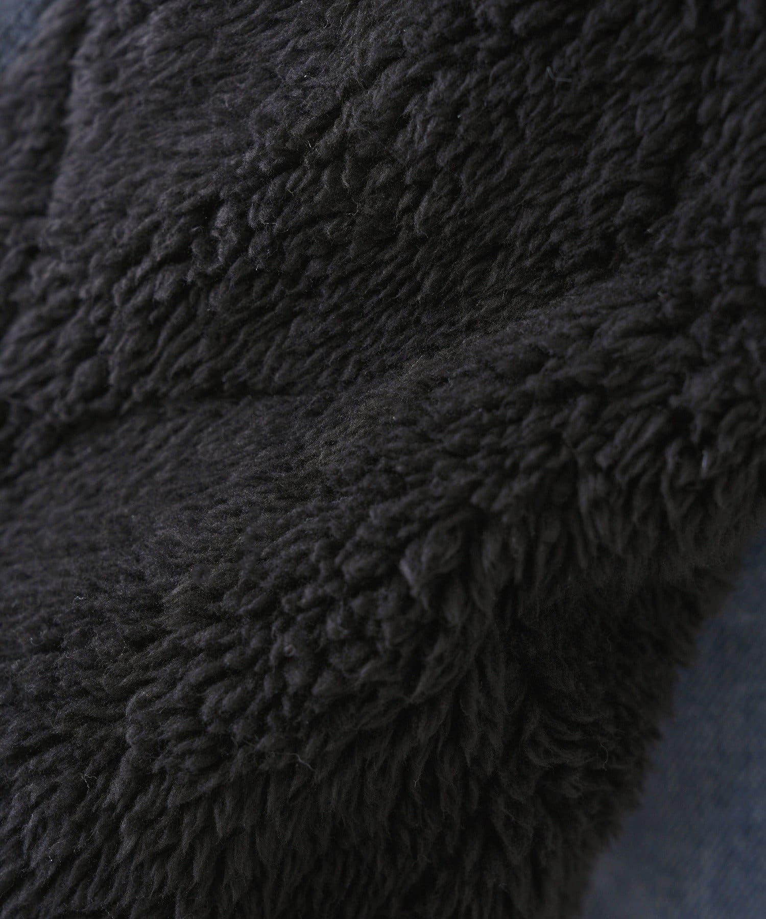 3COINS(スリーコインズ) キルトボアベストエプロン／KITINTO