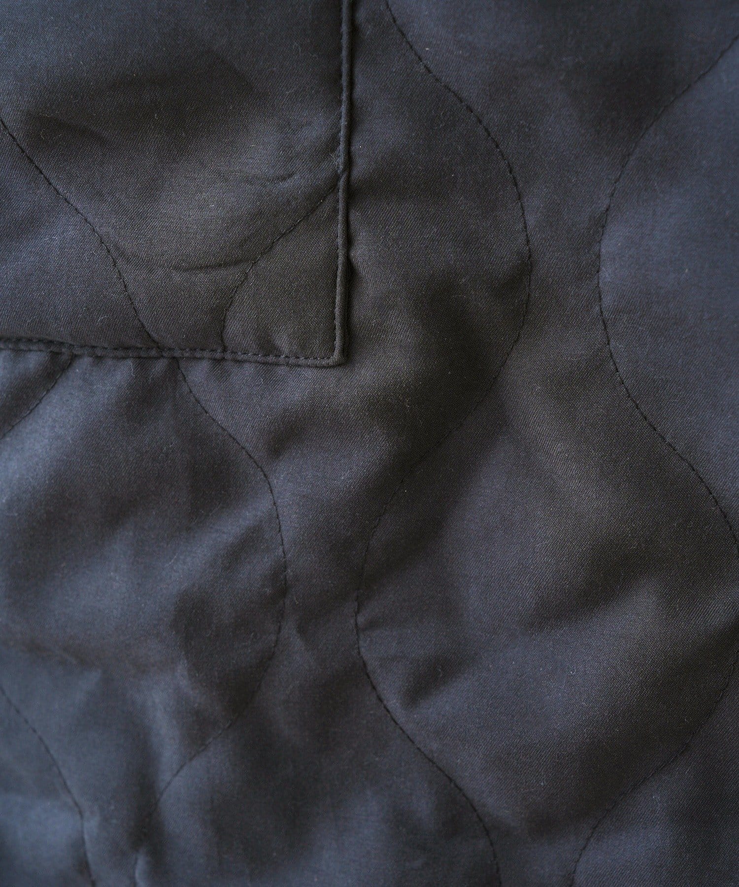 3COINS(スリーコインズ) キルトボアベストエプロン／KITINTO